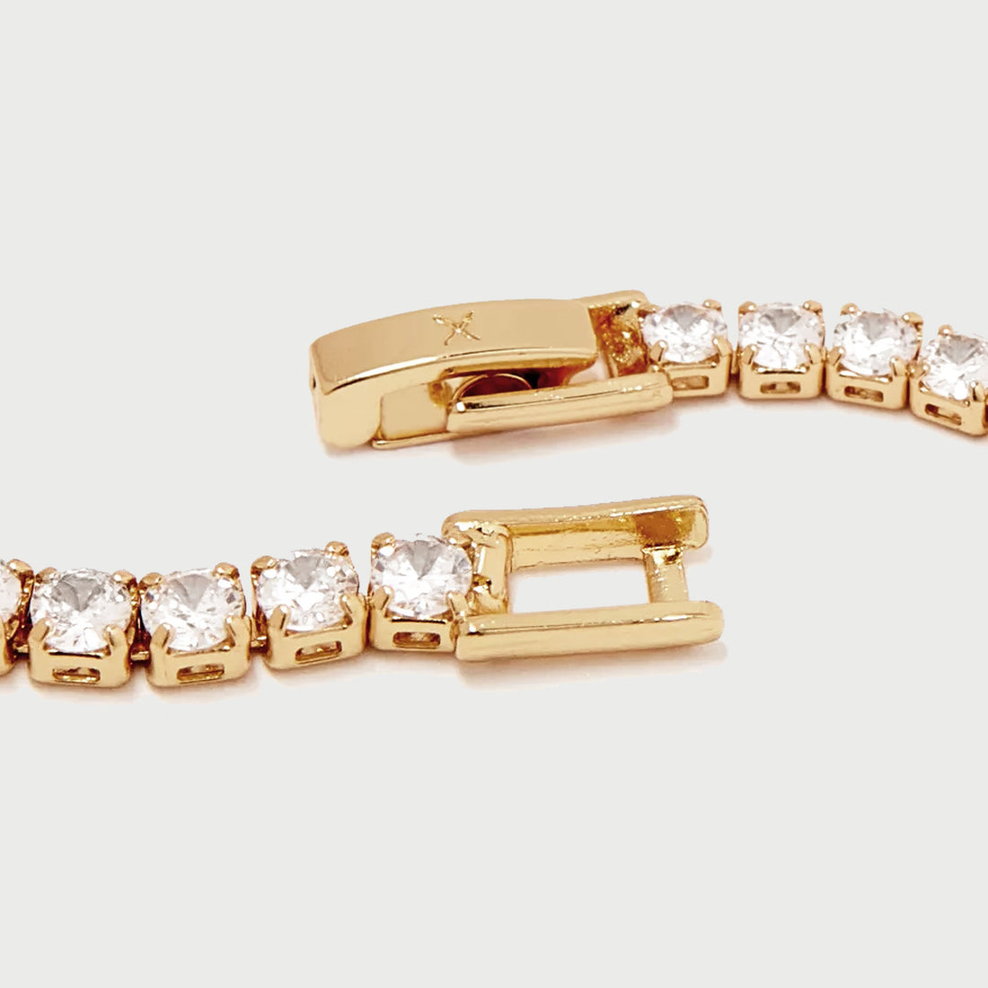 Tennis Bracelet in Gold