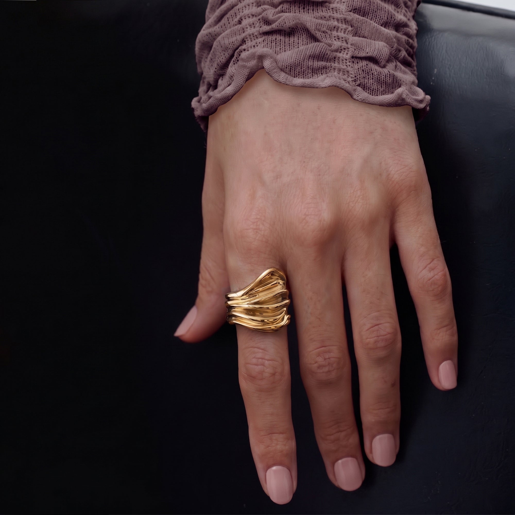 Veva Maxi Ring in Gold