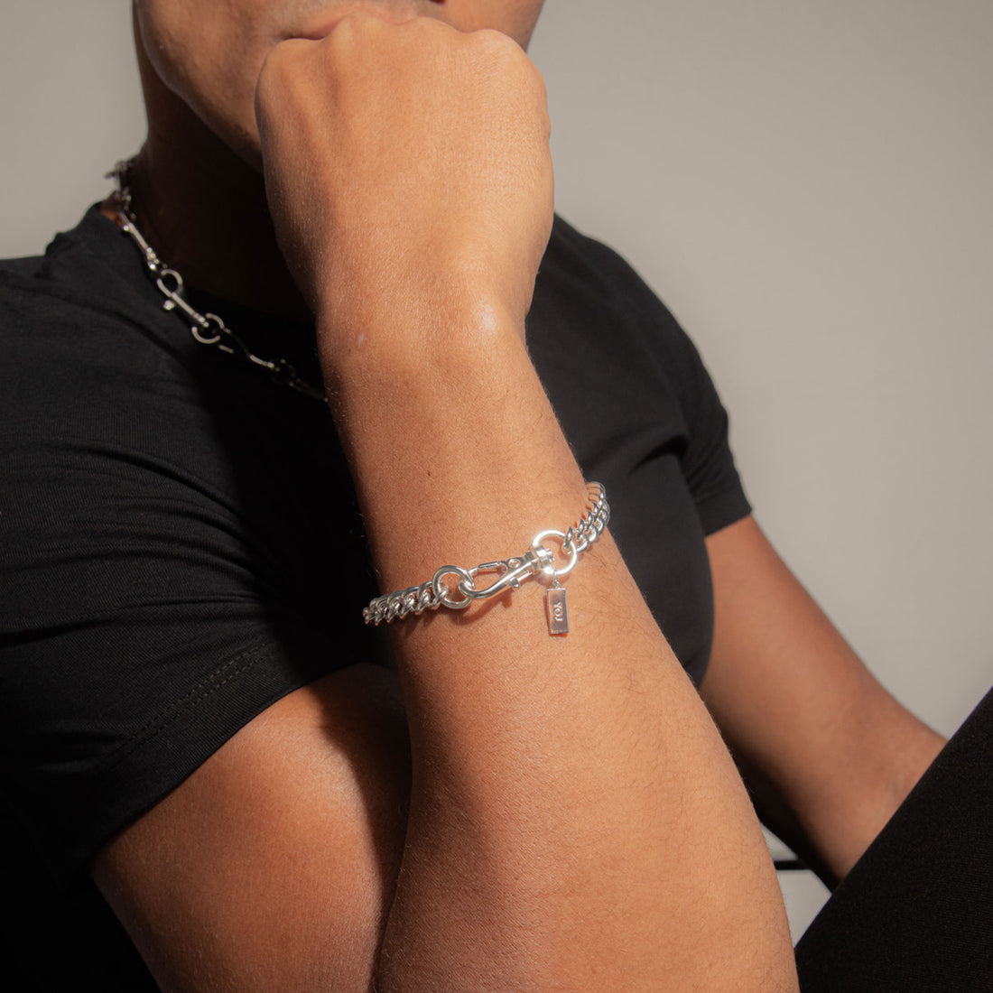 Curb Hook Bracelet in Silver