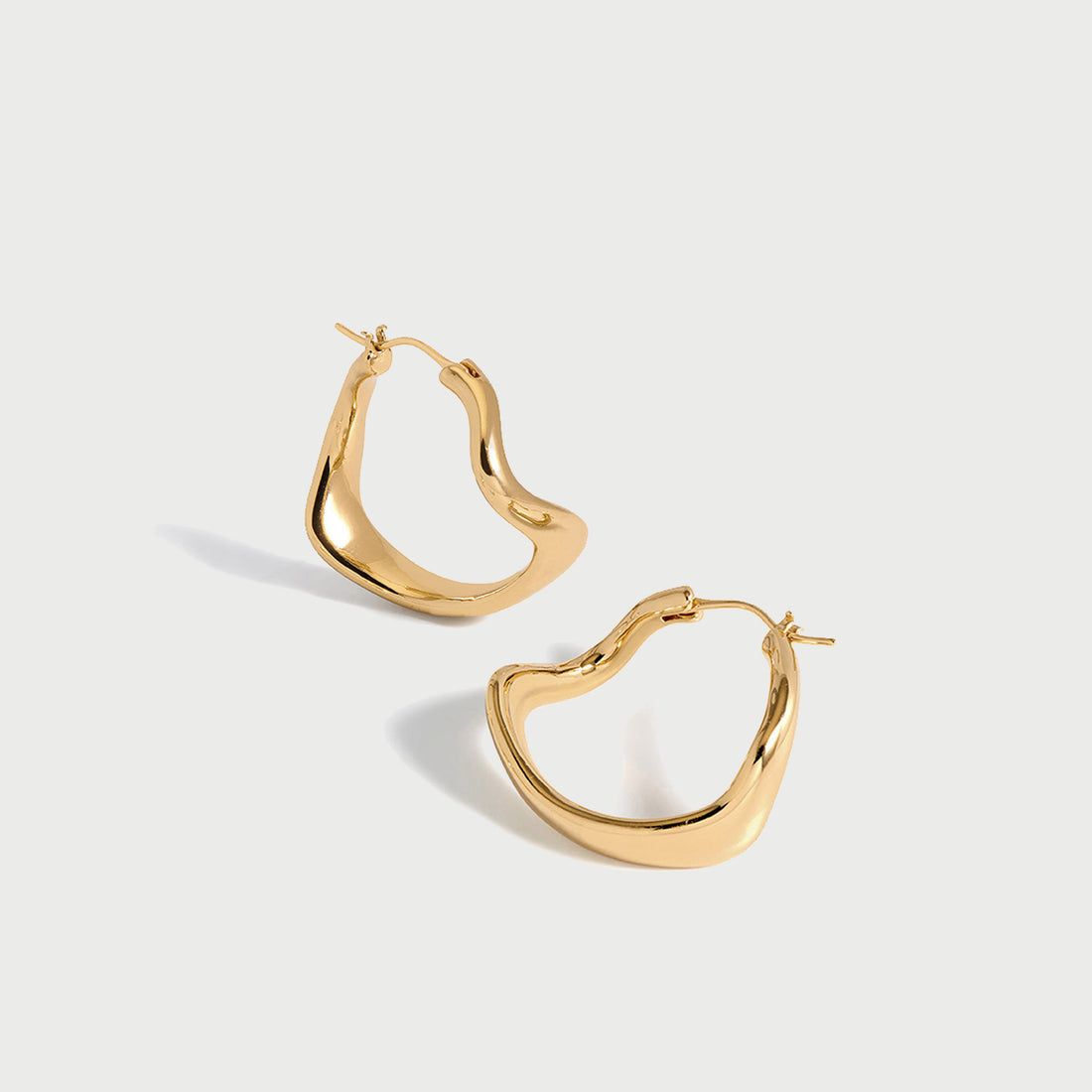 Curved Maxi Hoop Earrings in Gold