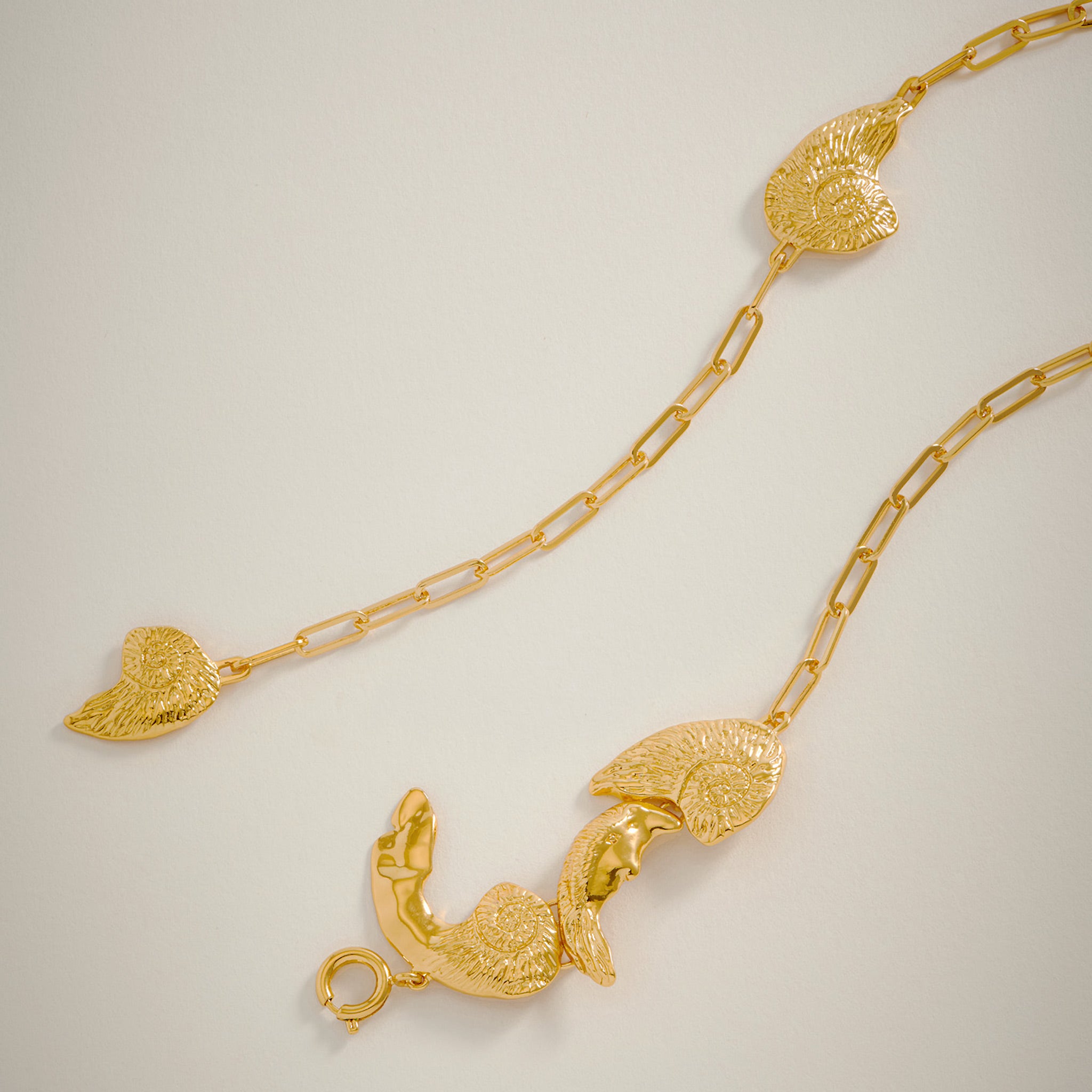 Shell Oldi Medium Necklace in Gold