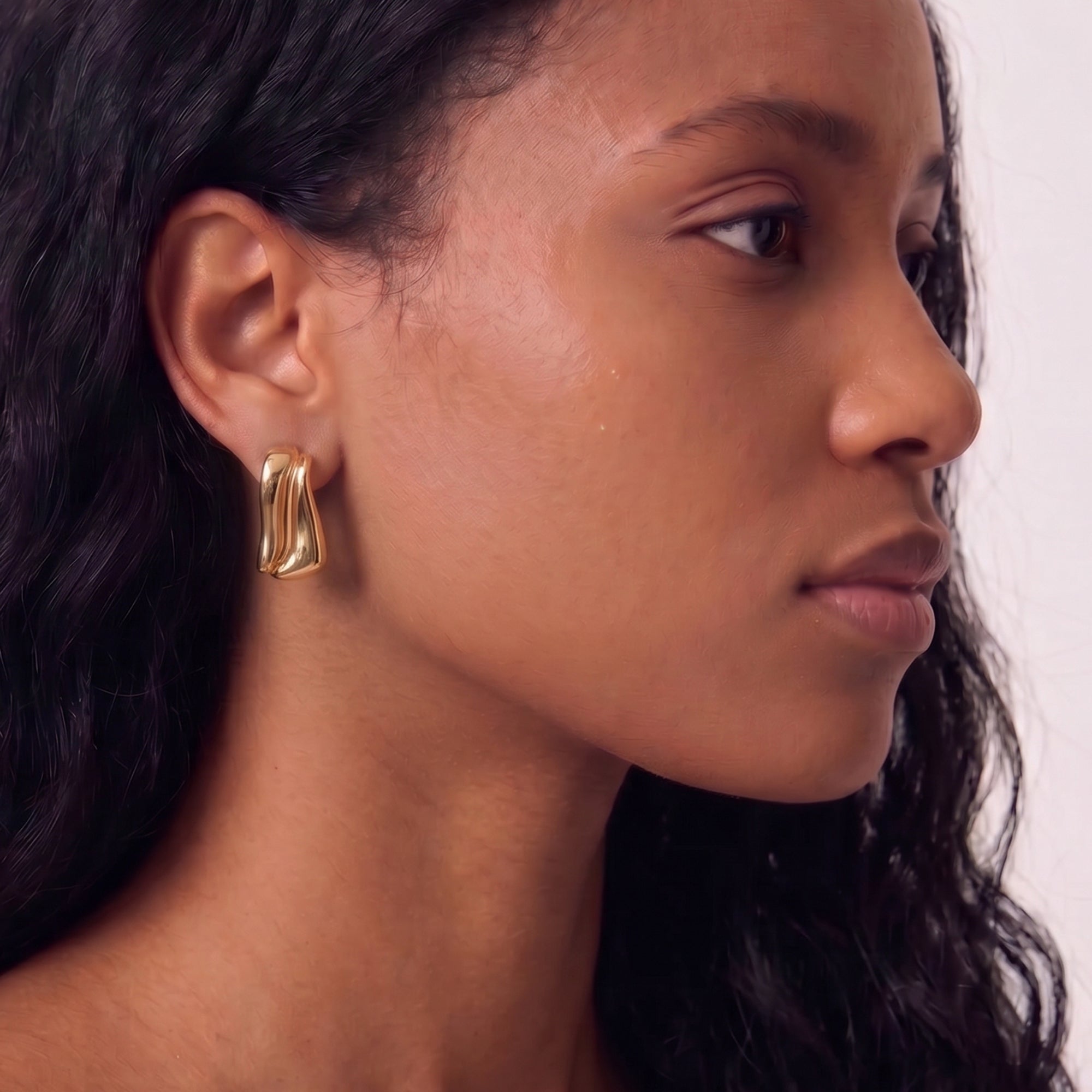 Fala Wave Maxi Hoop Earrings  in Gold