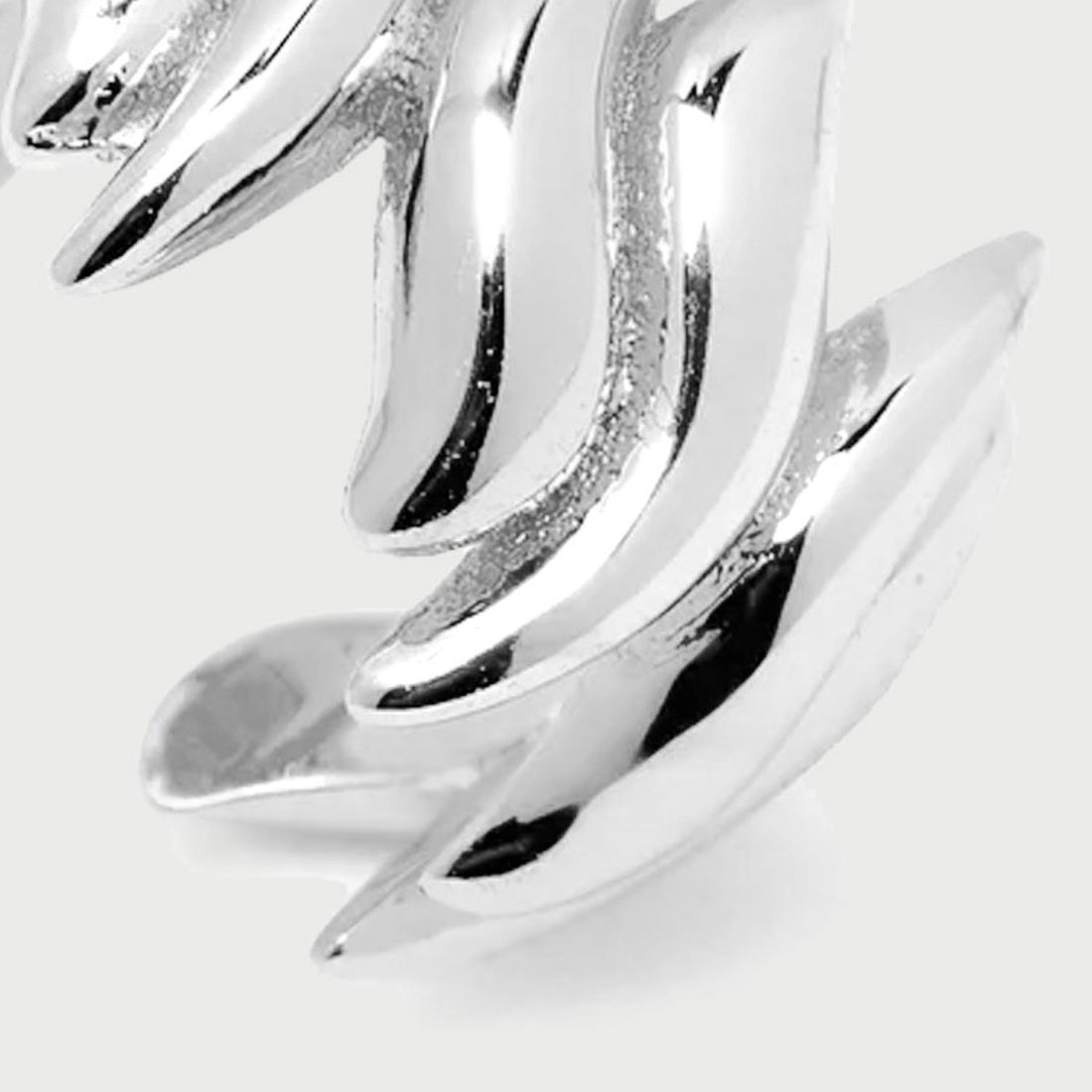 Maxi Claw Hoop Earrings in Silver