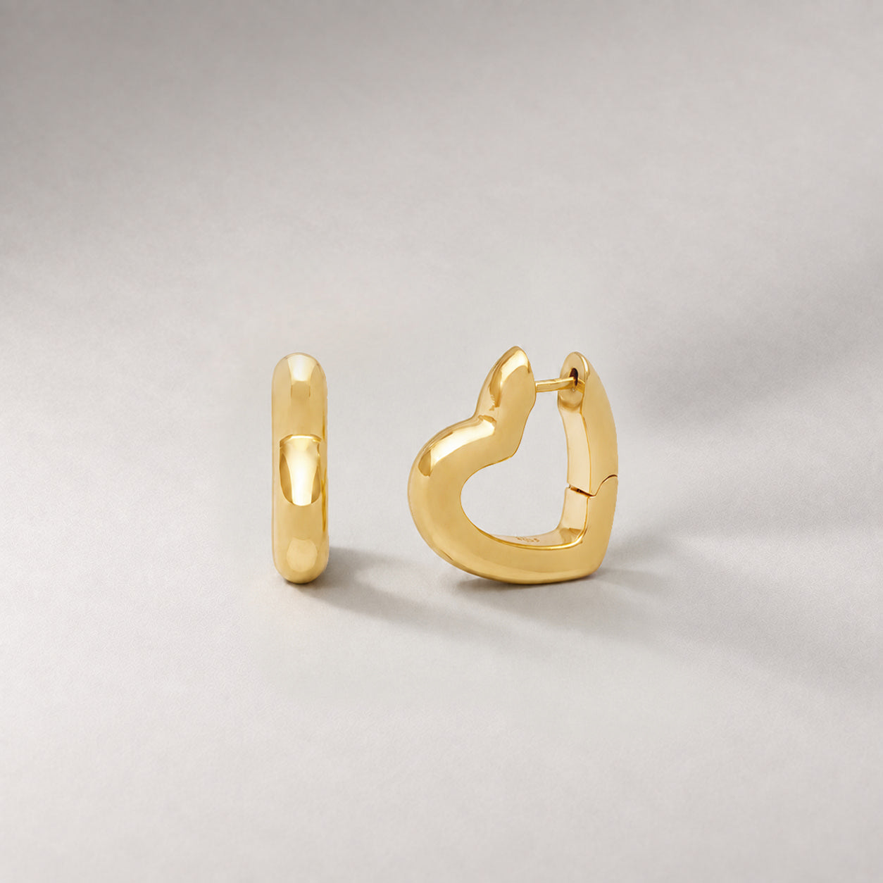 Loff Midi Heart Hoop Earrings in Gold