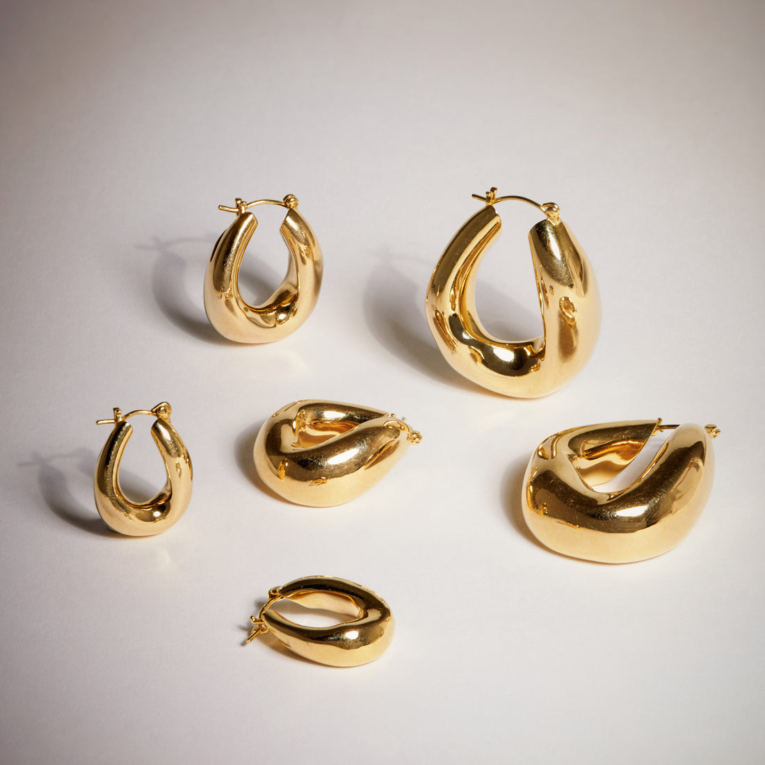 Falin Mini Chubby Hoop Earrings in Gold