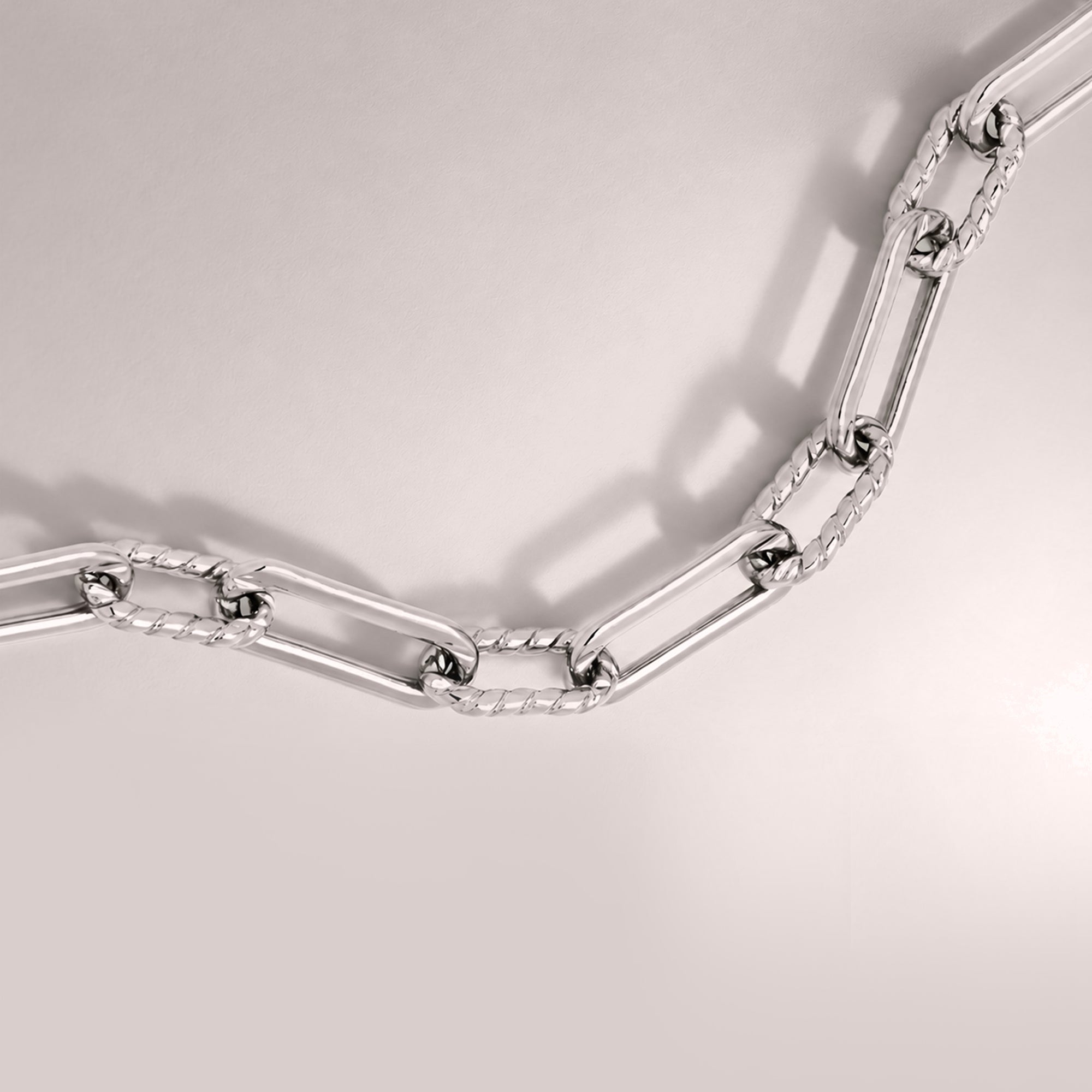 Molten Link Chain Necklace In Silver