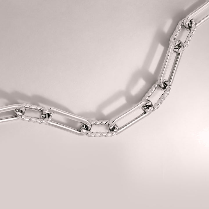 Molten Link Chain Necklace In Silver