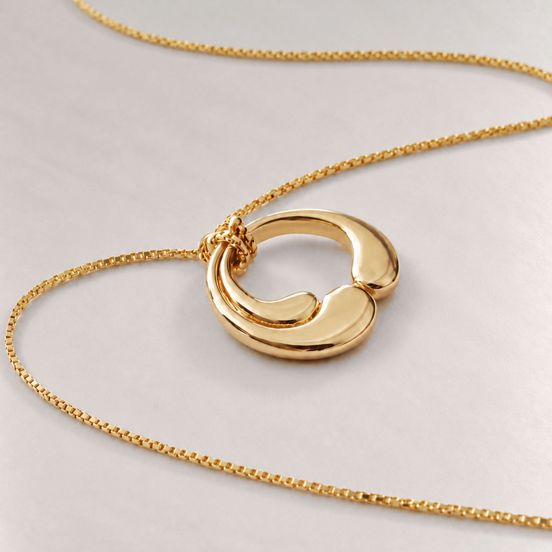 WAVE NECKLACE IN GOLD