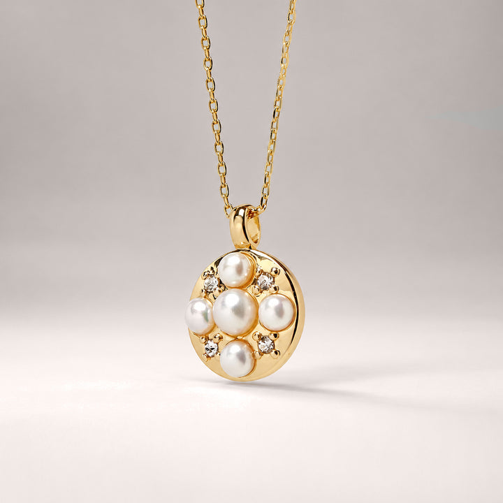 Stan Pearl Mini Pendant Necklace in Gold