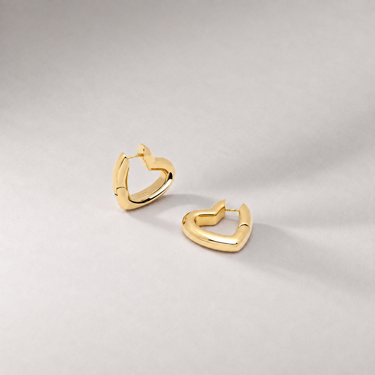Loff Mini Heart Hoop Earrings in Gold