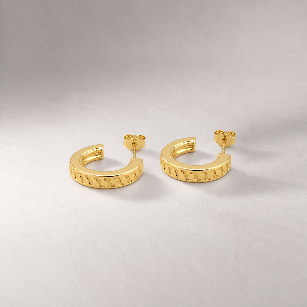 Rorun Middi Hoop Earrings in Gold