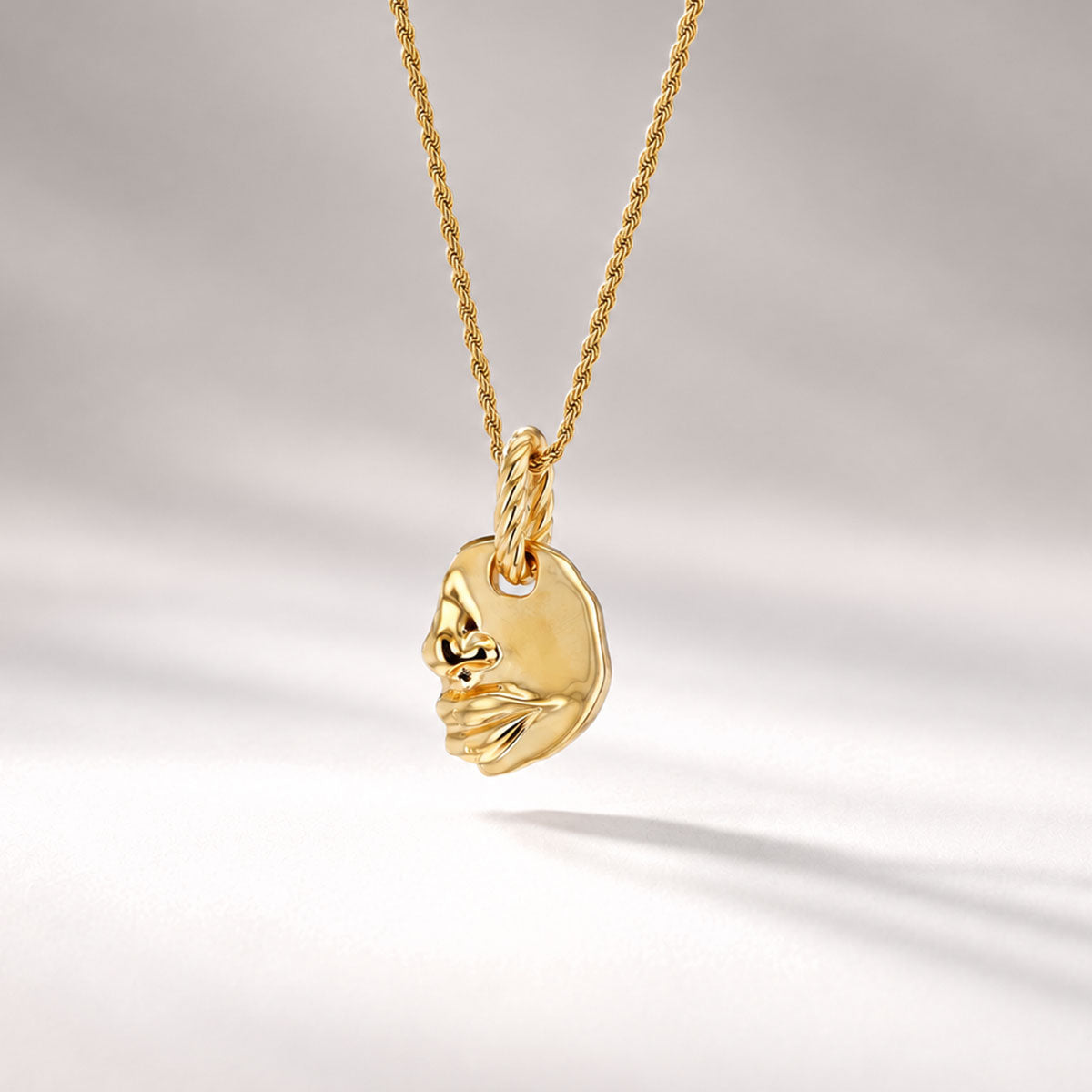 Chyia Pendant Necklace in Gold