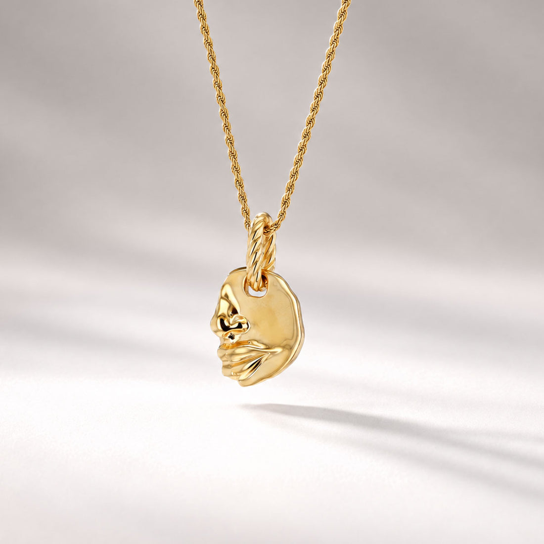 Chyia Pendant Necklace in Gold