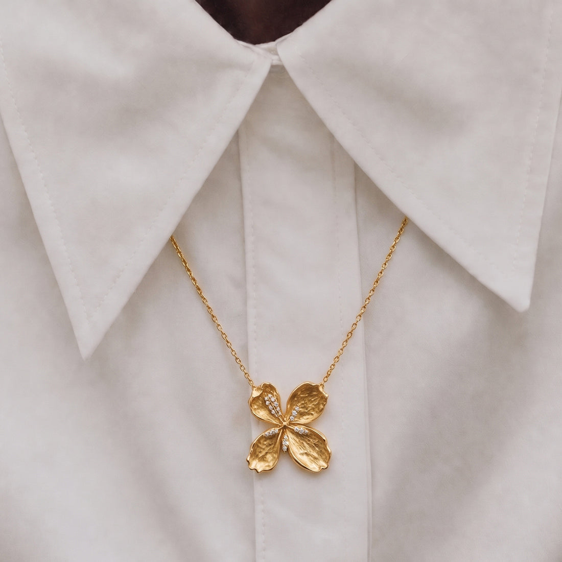 Lolini Pearl Flower Pendant Necklace In Gold & Crystals