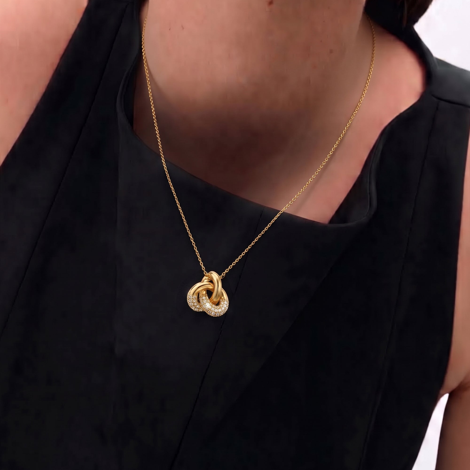 KNOT PAVE CRYSTAL NECKLACE IN GOLD