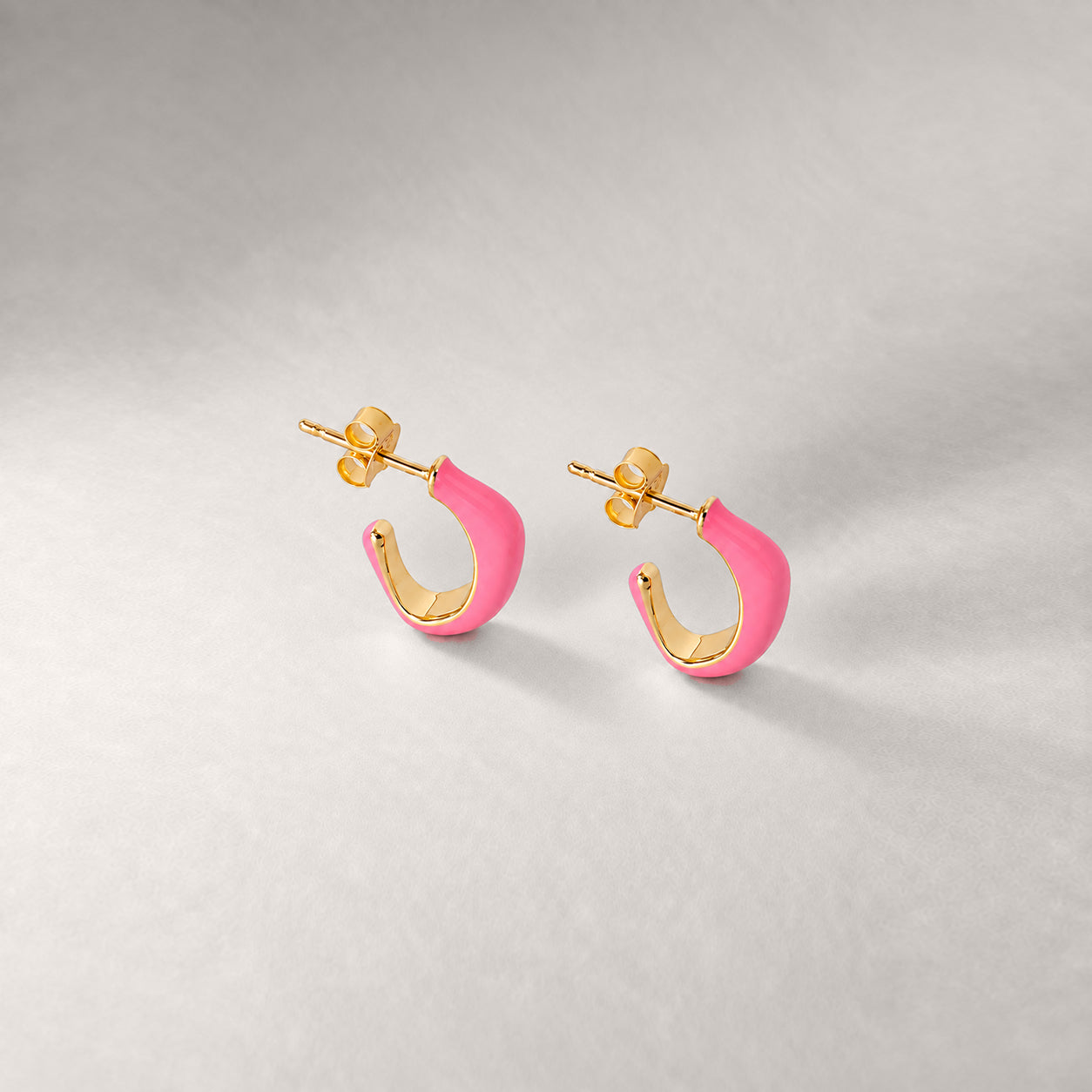 Pero Small Hoop Earrings in Gold and Pink