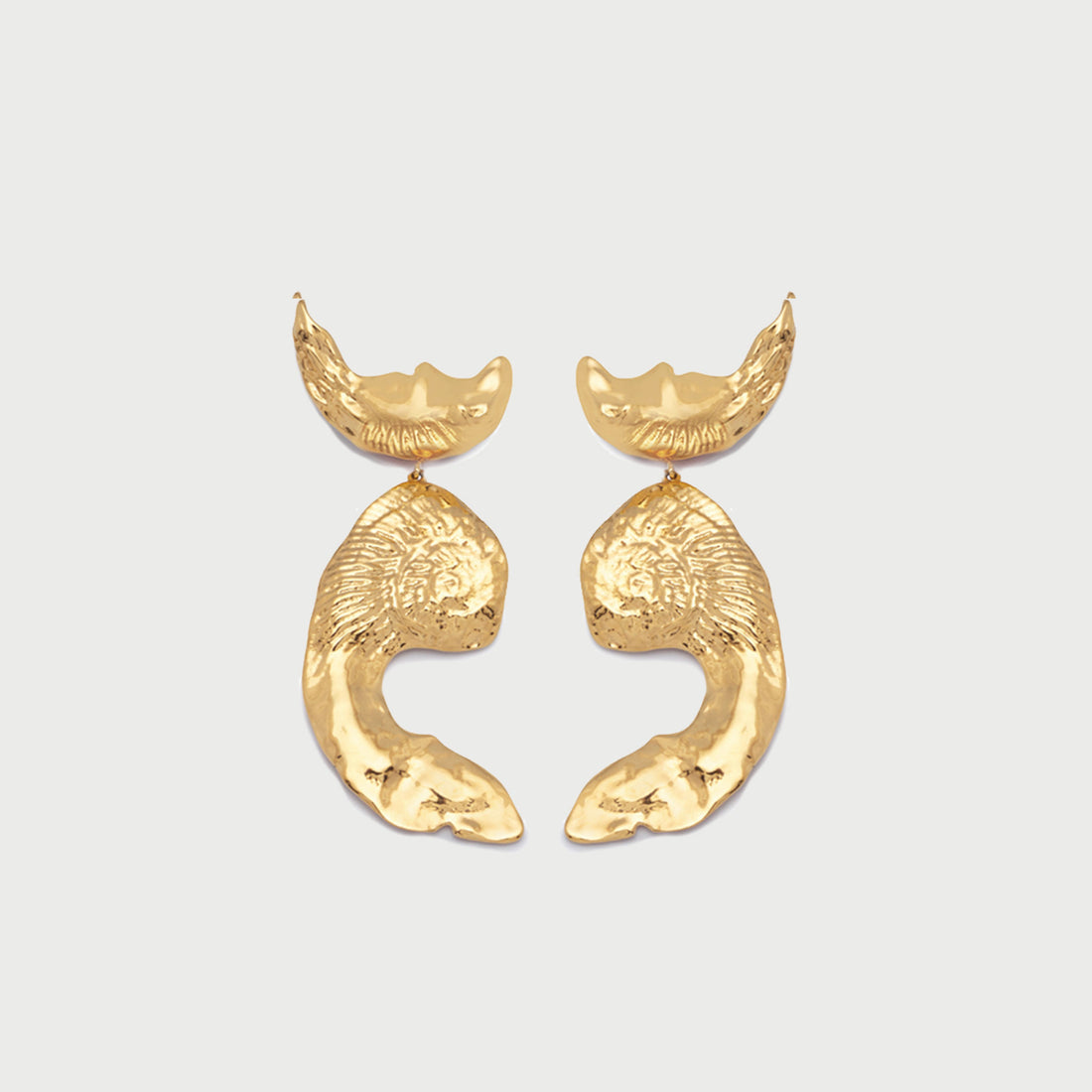 Vechi Shell Earrings in Gold