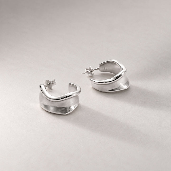 Molten Curve Earring in Silver