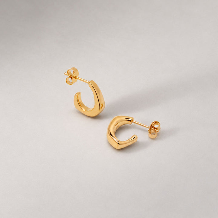 Pero Small Hoop Earrings in Gold