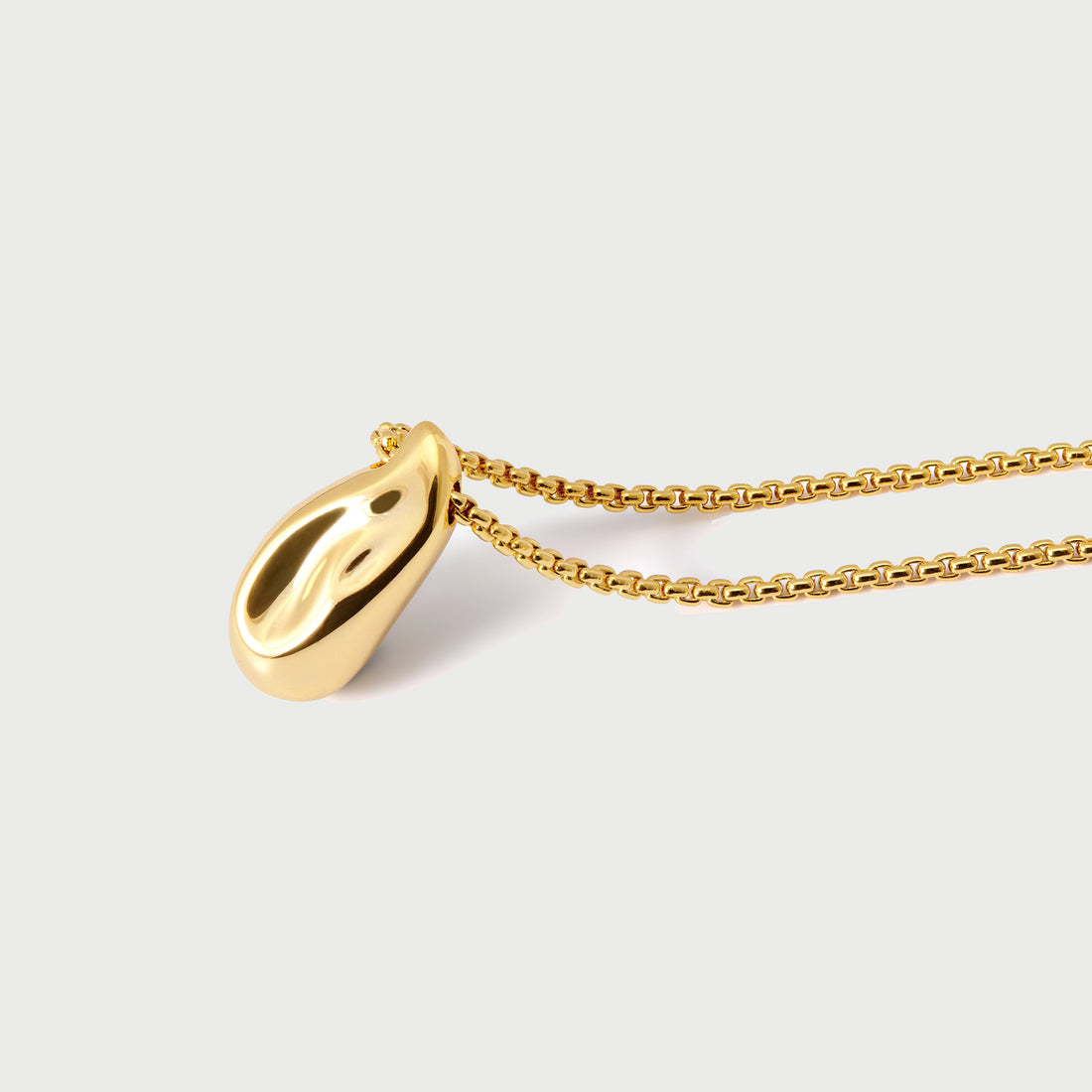 Perto Mini Pendant Necklace in Gold