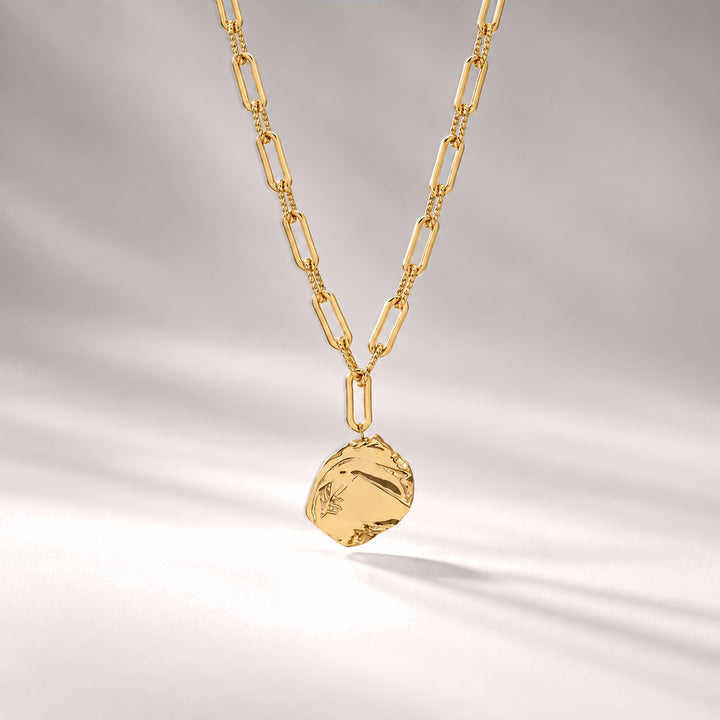 Mao Maxi Pendant Necklace in Gold