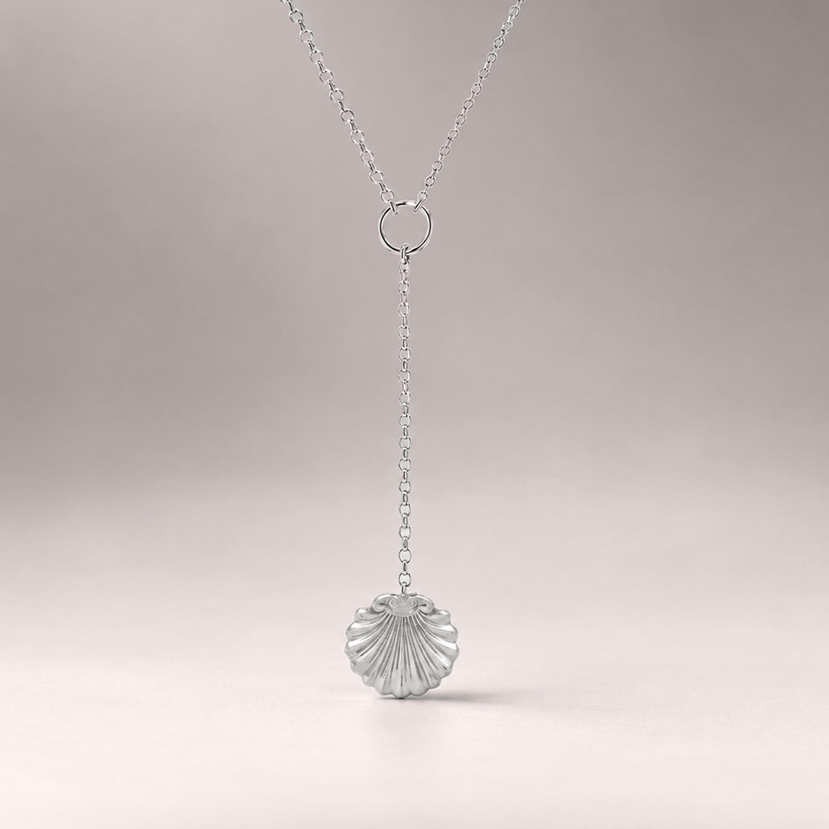 Coquille Shell Lariat Necklace in Silver