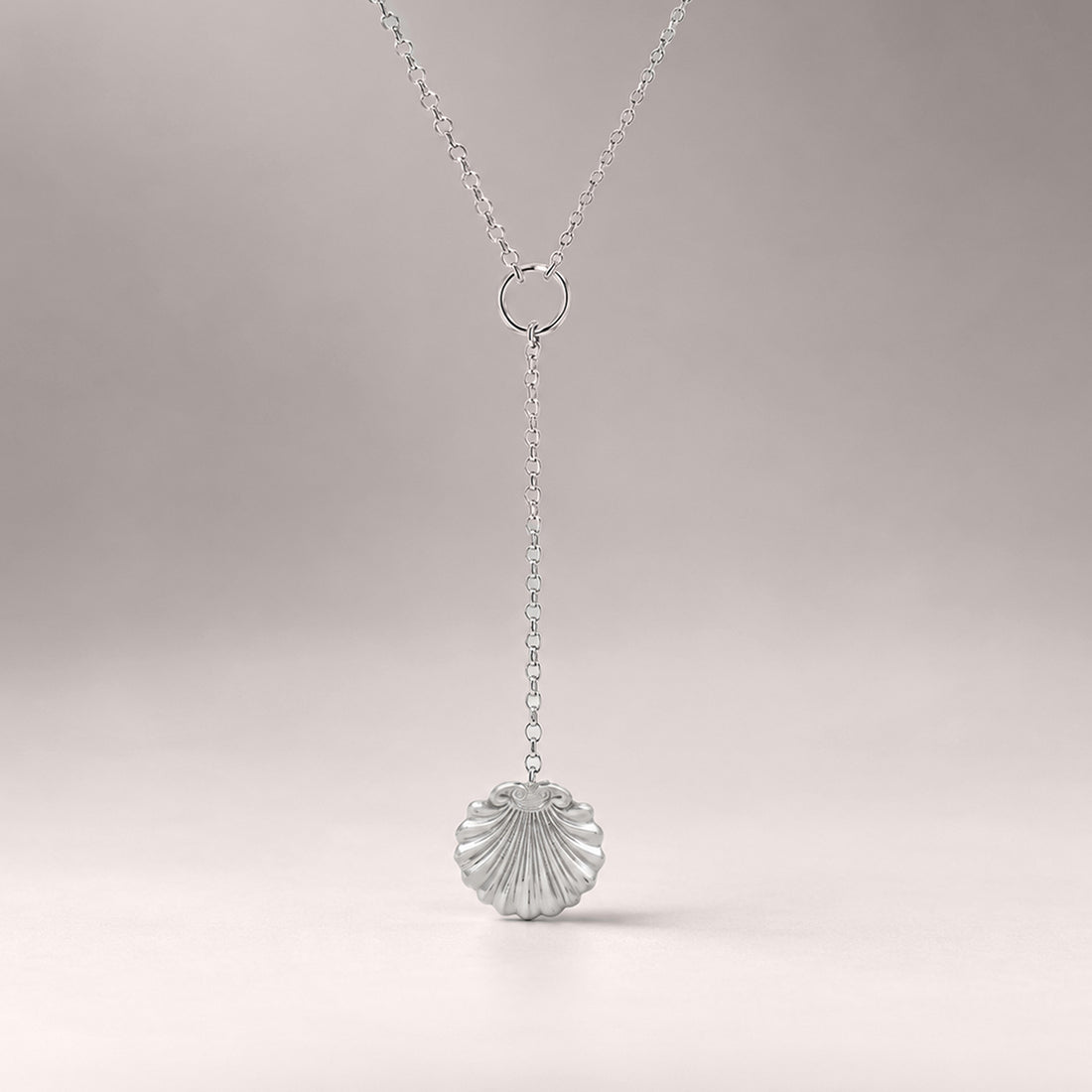 Coquille Shell Lariat Necklace in Silver