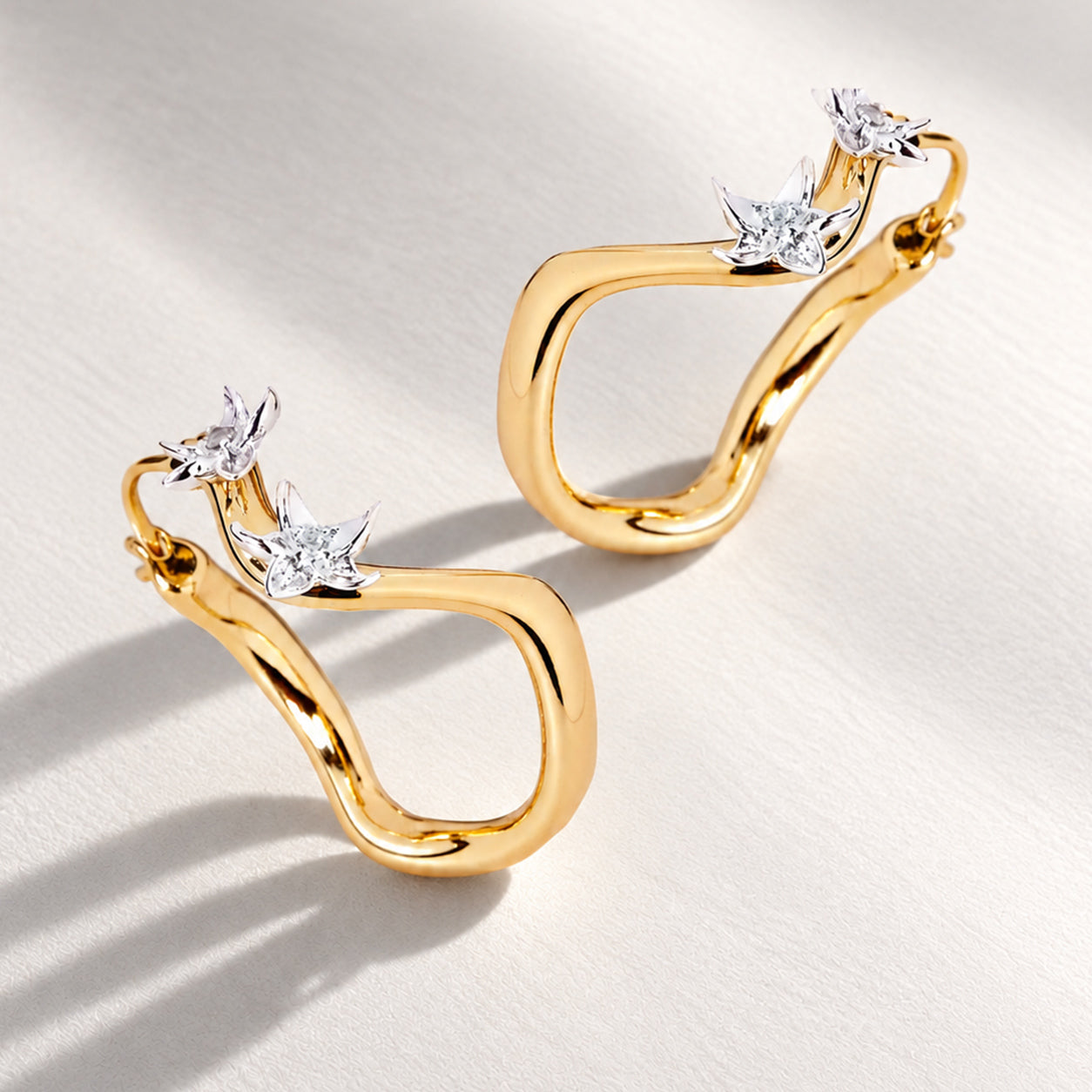 CALINO HOOP EARRINGS IN GOLD