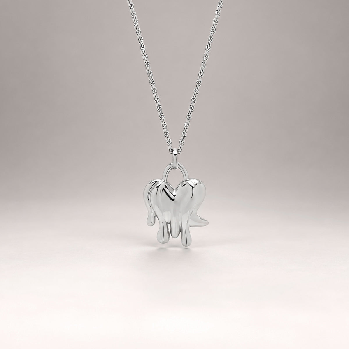 Loff Mini Pendant Rope Necklace in Silver
