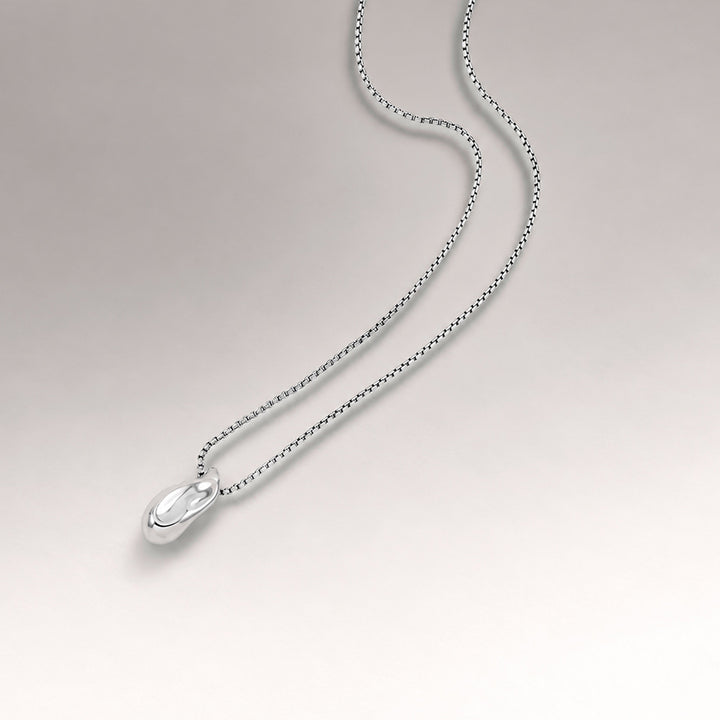 Perto Mini Pendant Necklace in Silver