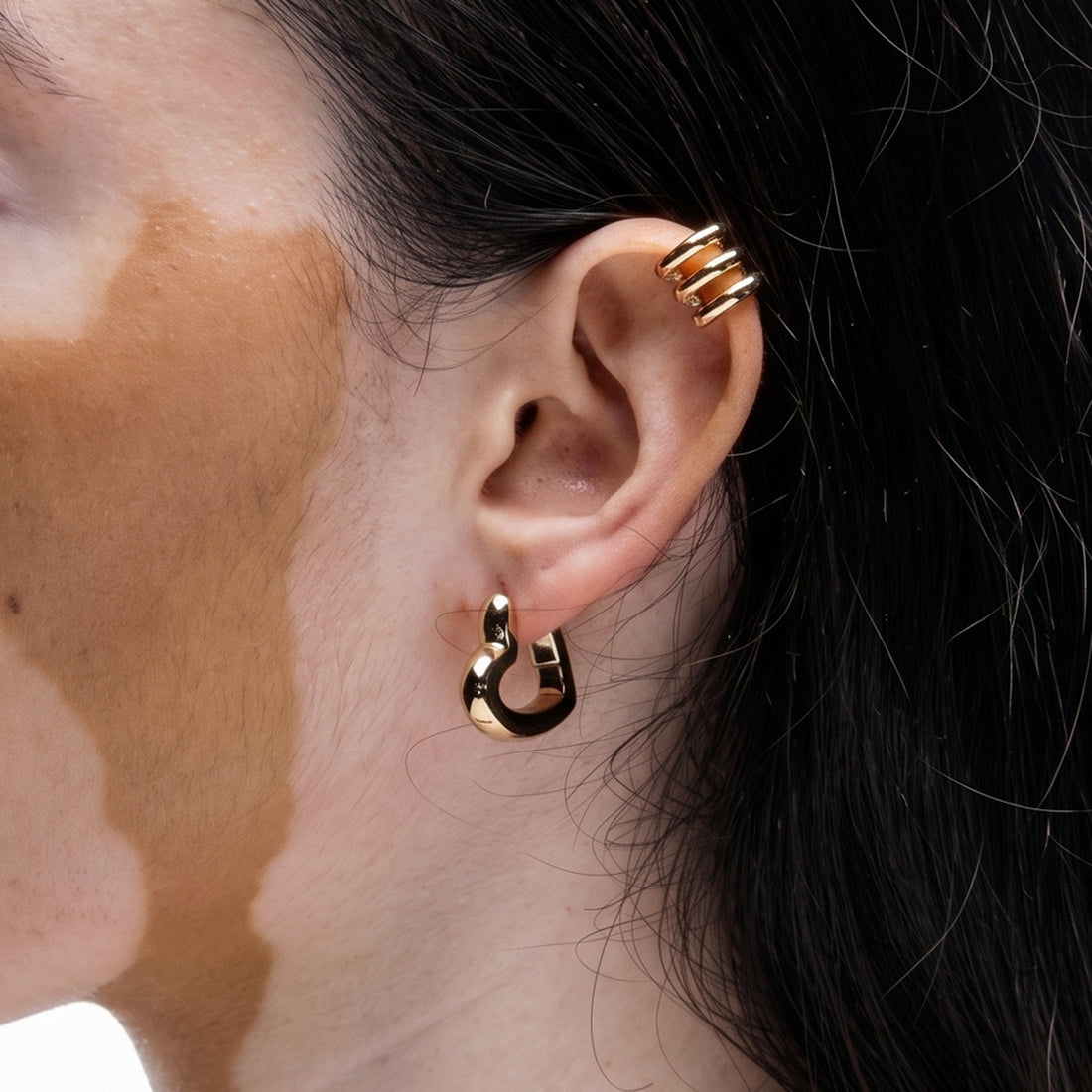 CLAW EARRING IN GOLD