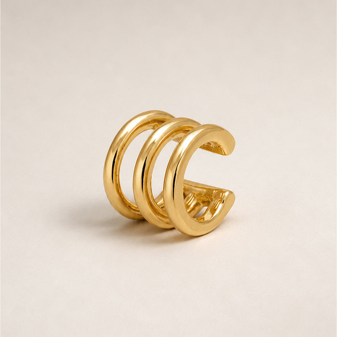 CLAW EARRING IN GOLD