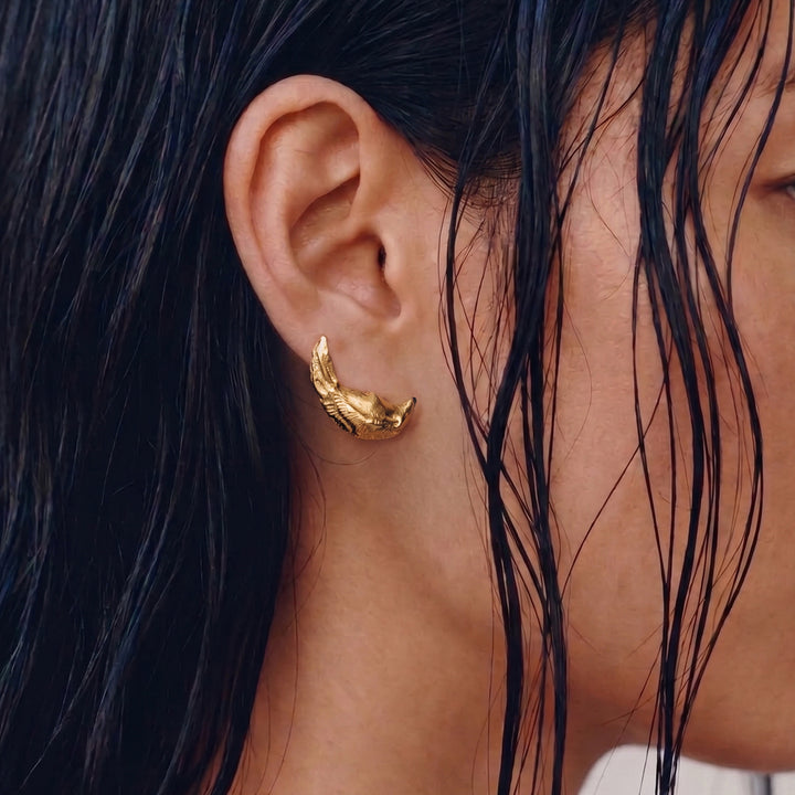 Qiuoro Mini Face on Stud Earrings in Gold