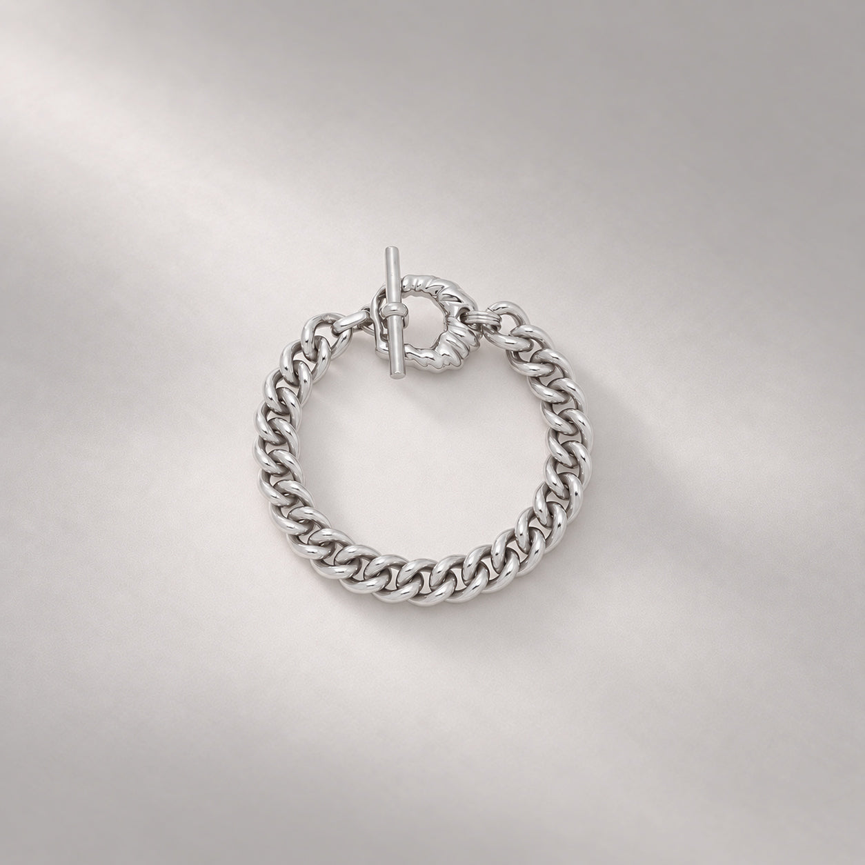Iyun Skini  Bracelet in Silver
