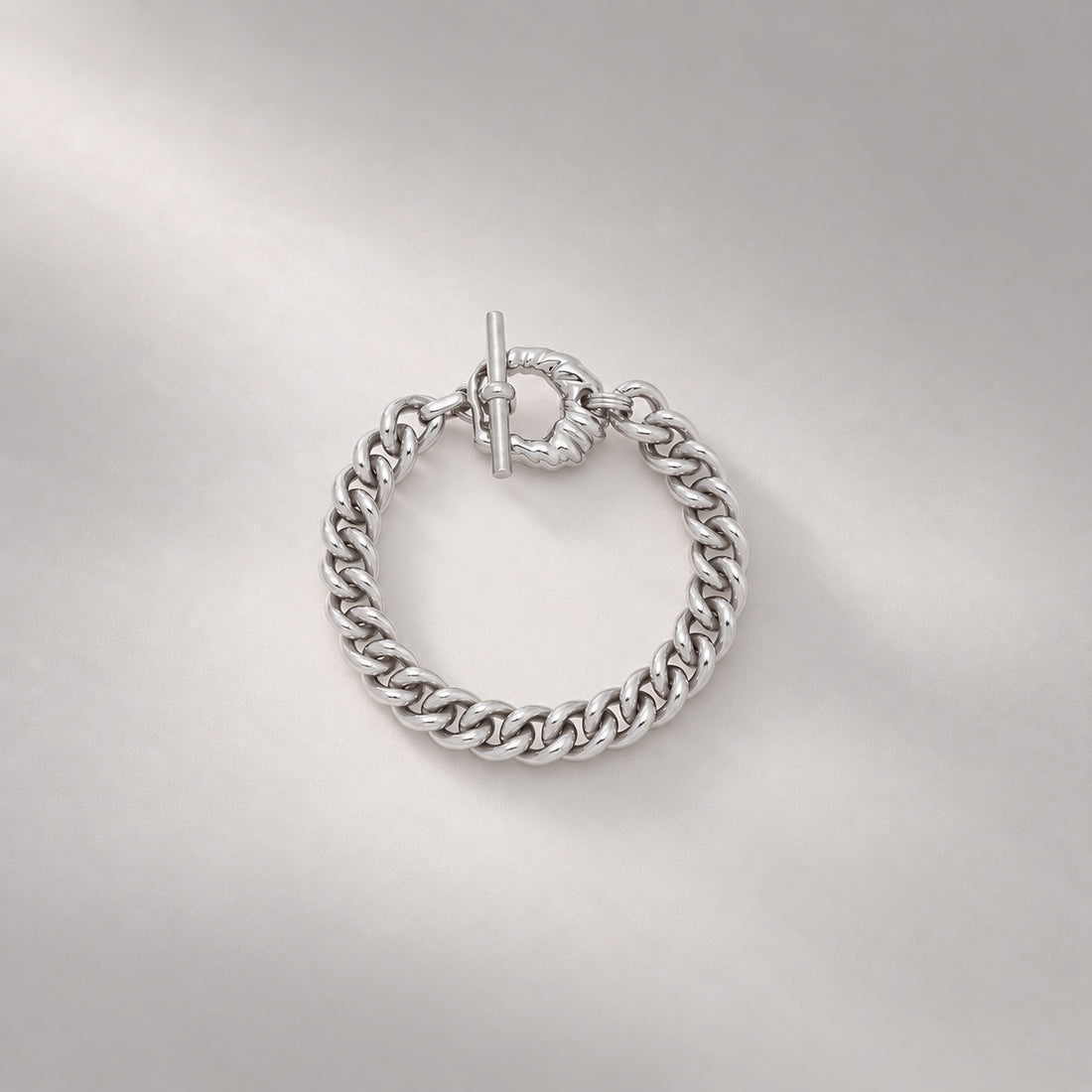 Iyun Skini  Bracelet in Silver