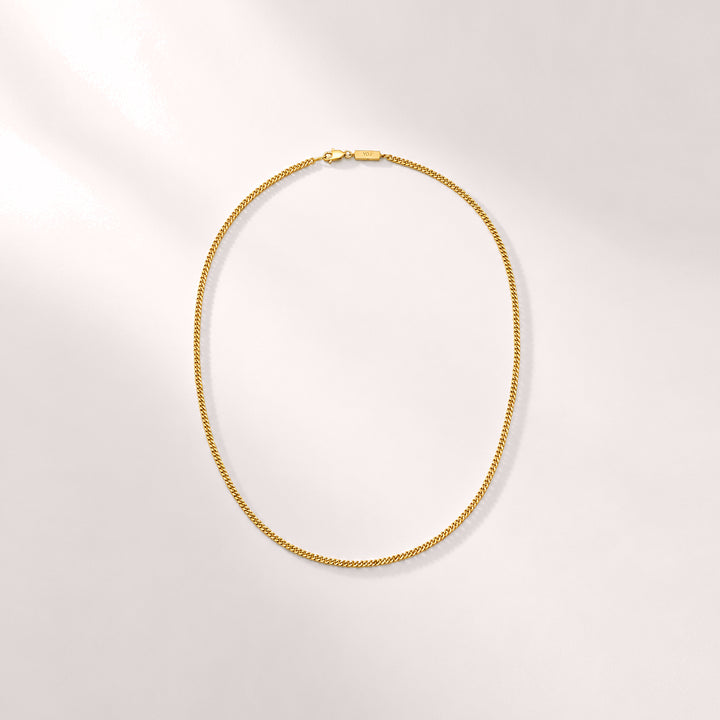 VELNO DELICATE CURB CHAIN NECKLACE IN GOLD