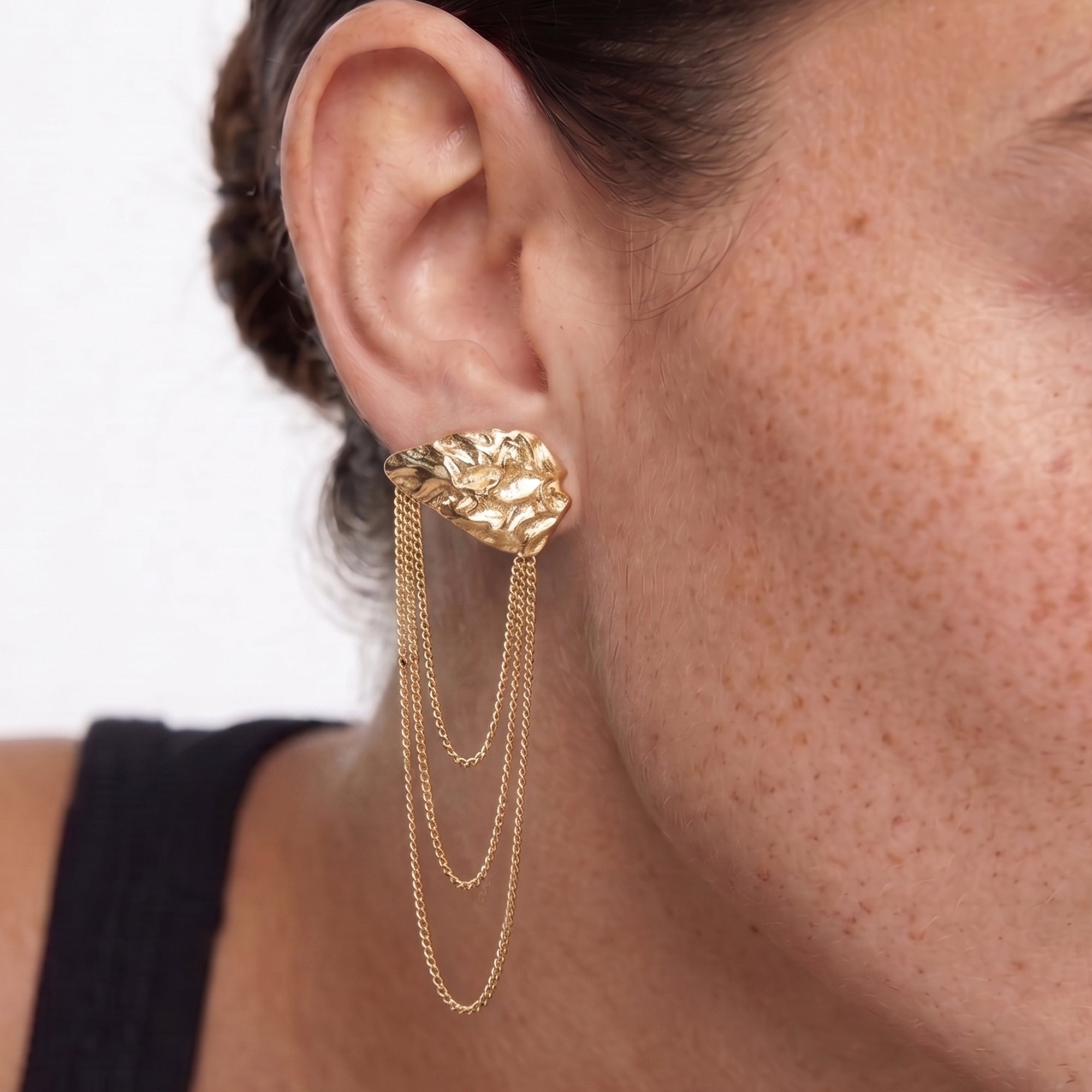ATAGI FACE ON CHAIN STUD EARRINGS IN GOLD