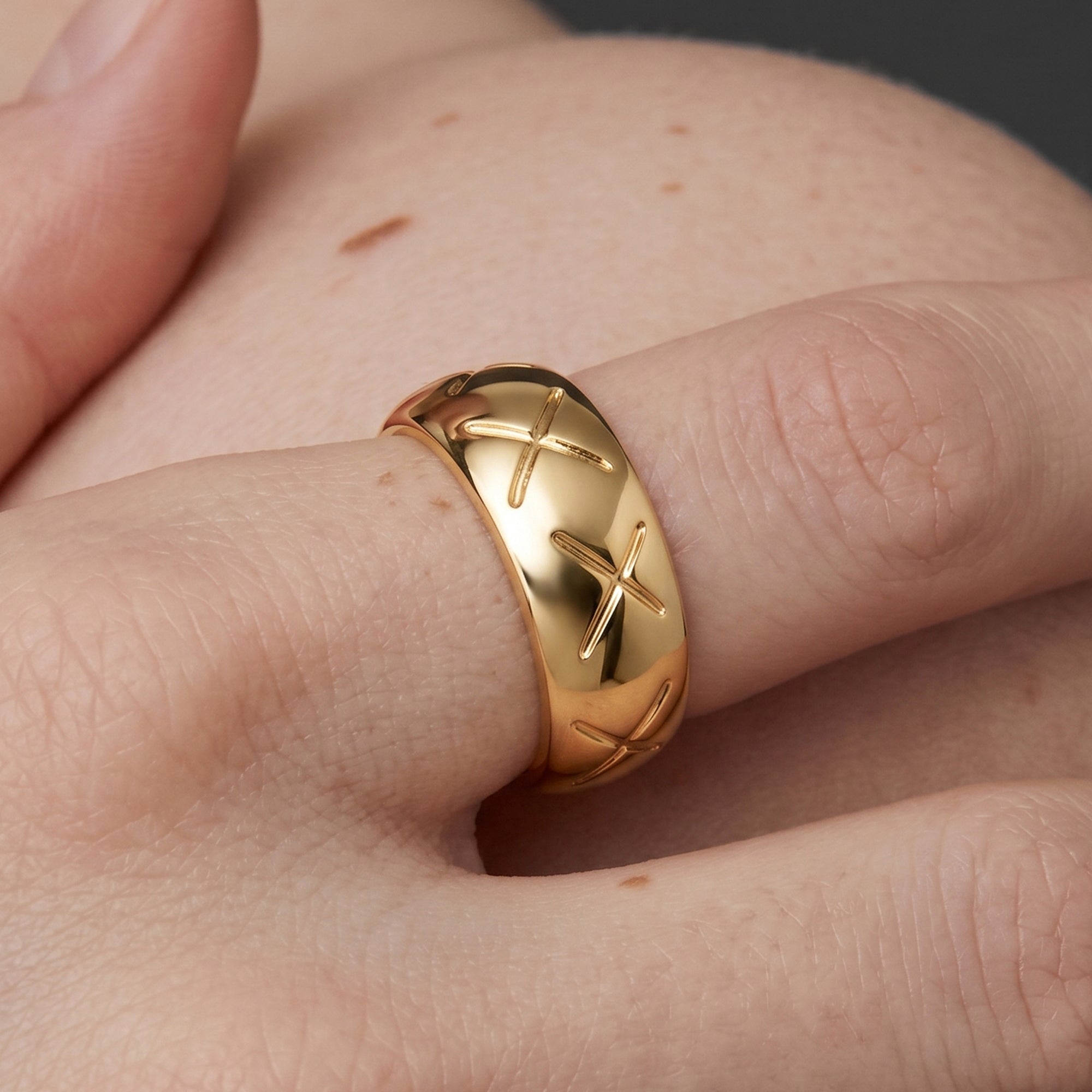 EX BAND RING IN GOLD