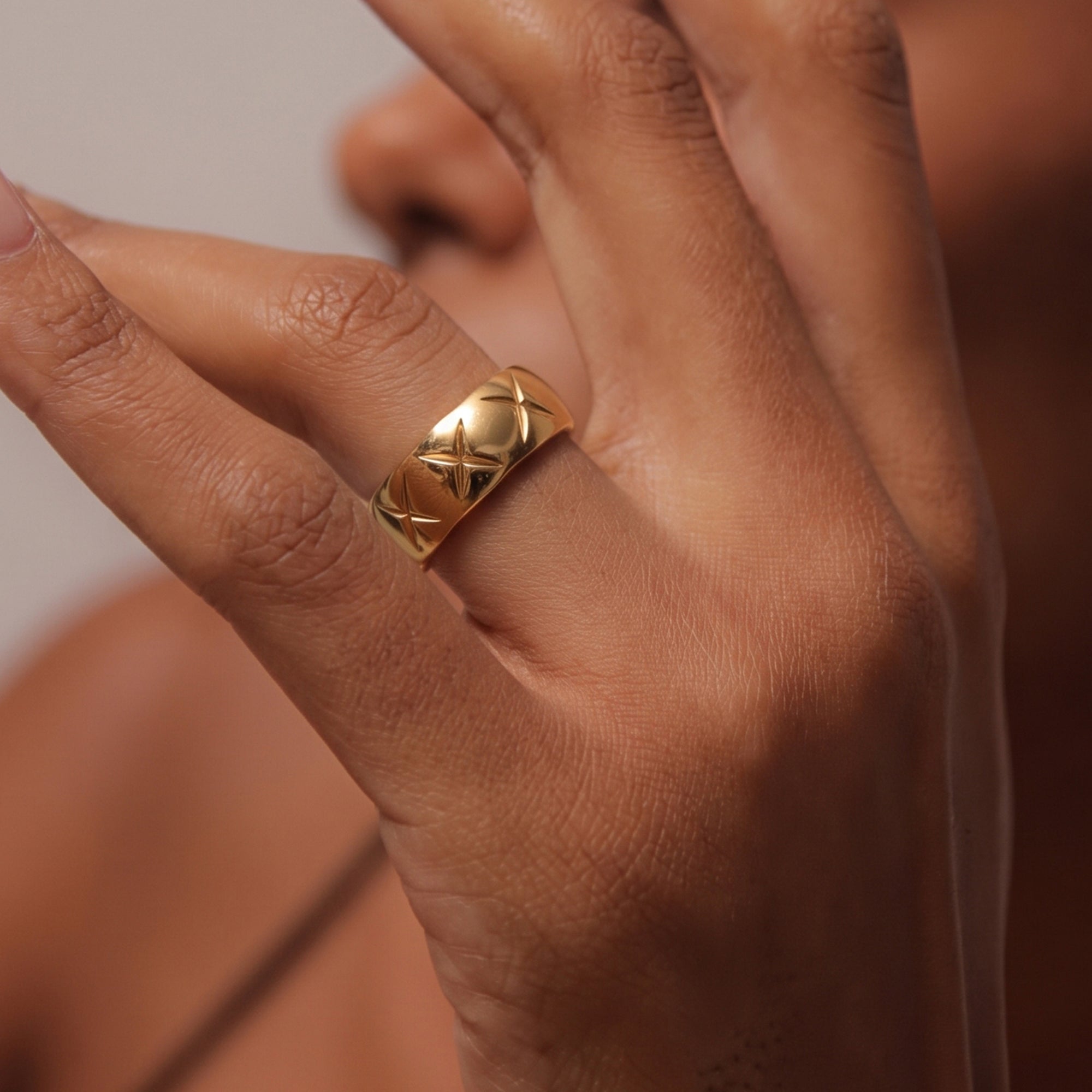 EX BAND RING IN GOLD