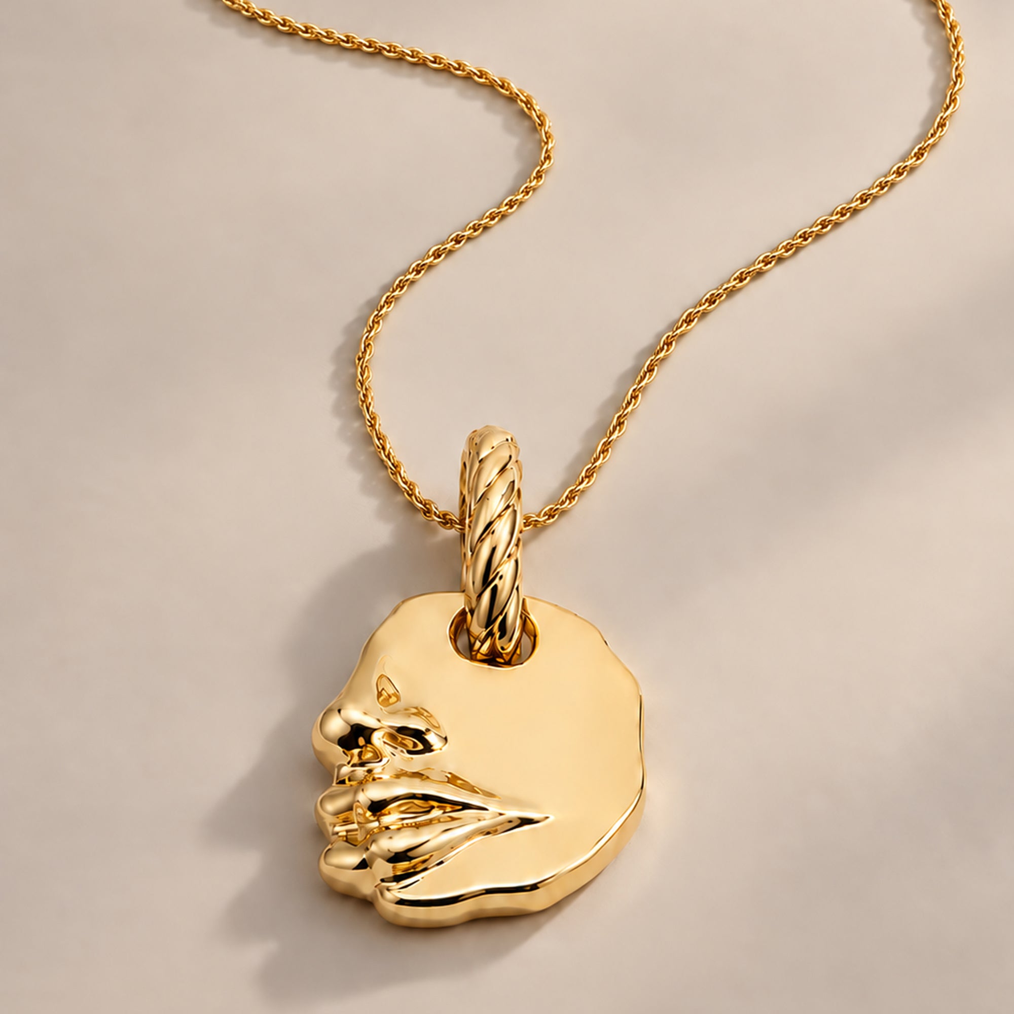 Chyia Pendant Necklace in Gold