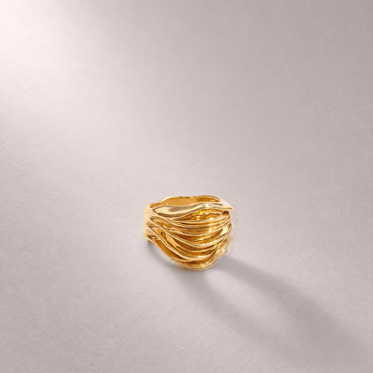 Veva Maxi Ring in Gold