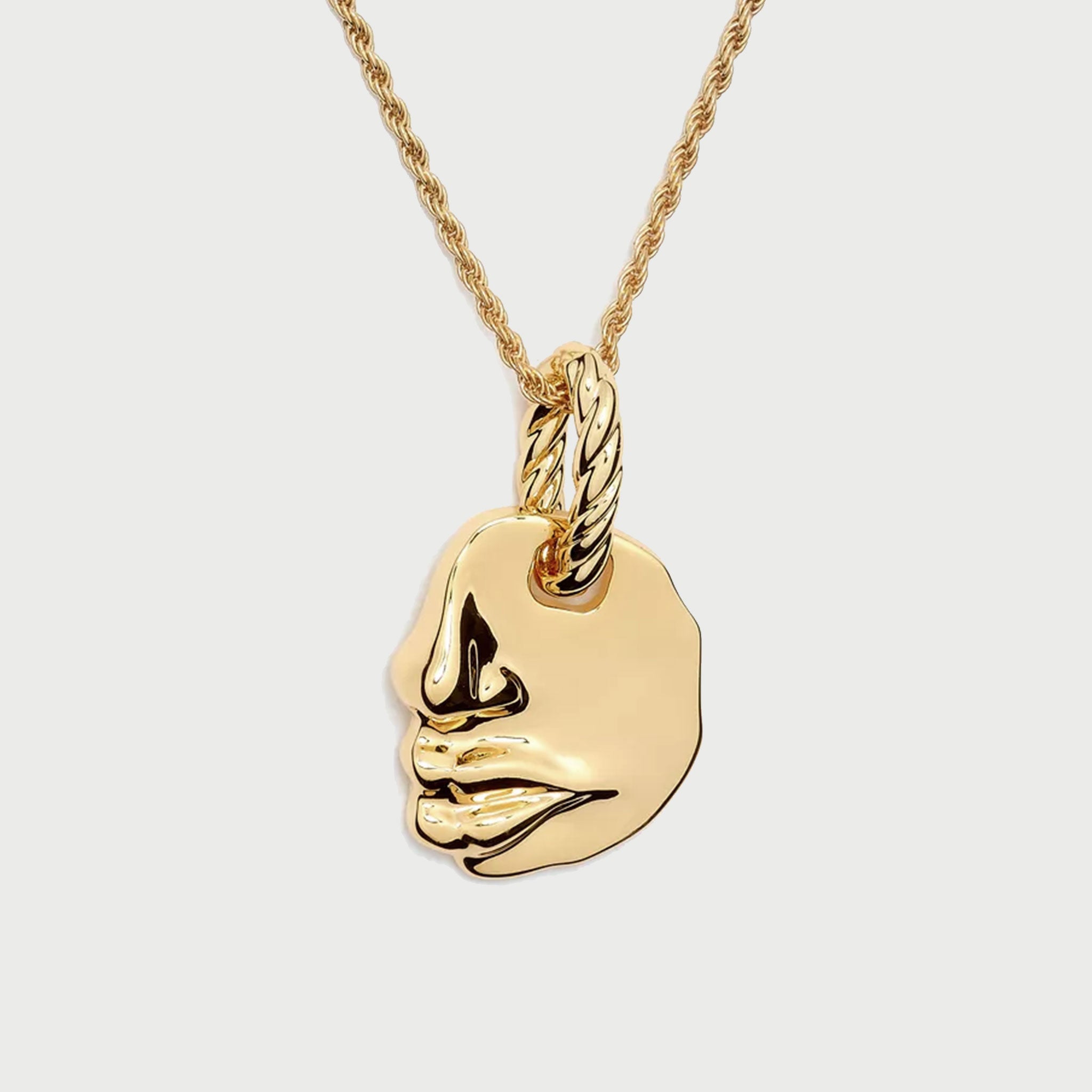 Chyia Pendant Necklace in Gold