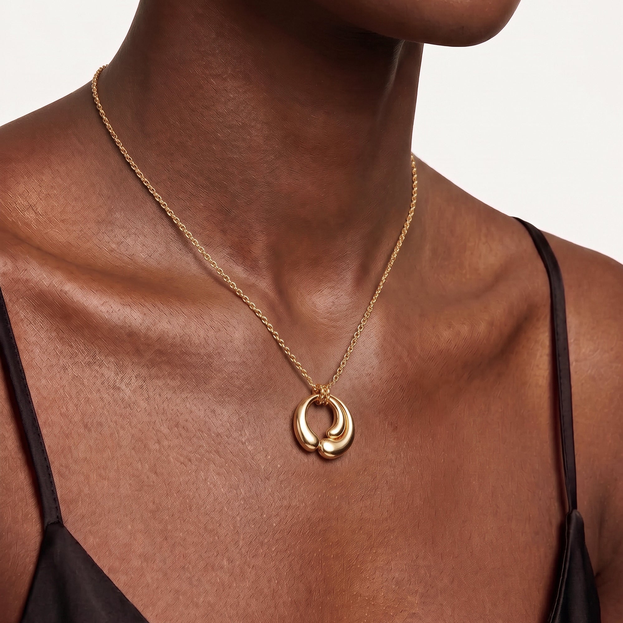 WAVE NECKLACE IN GOLD