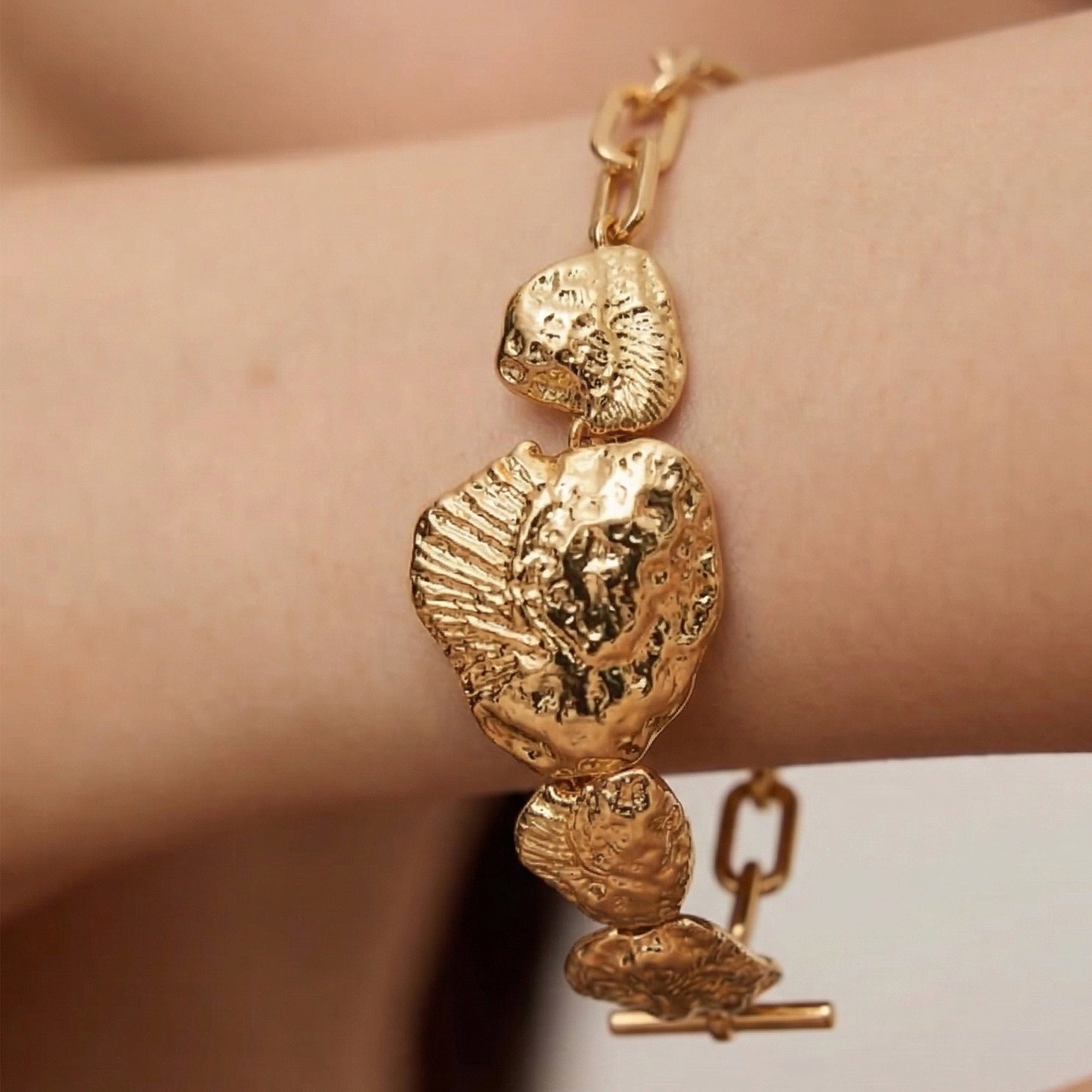 Oldeu Shell Maxi Bracelet in Gold