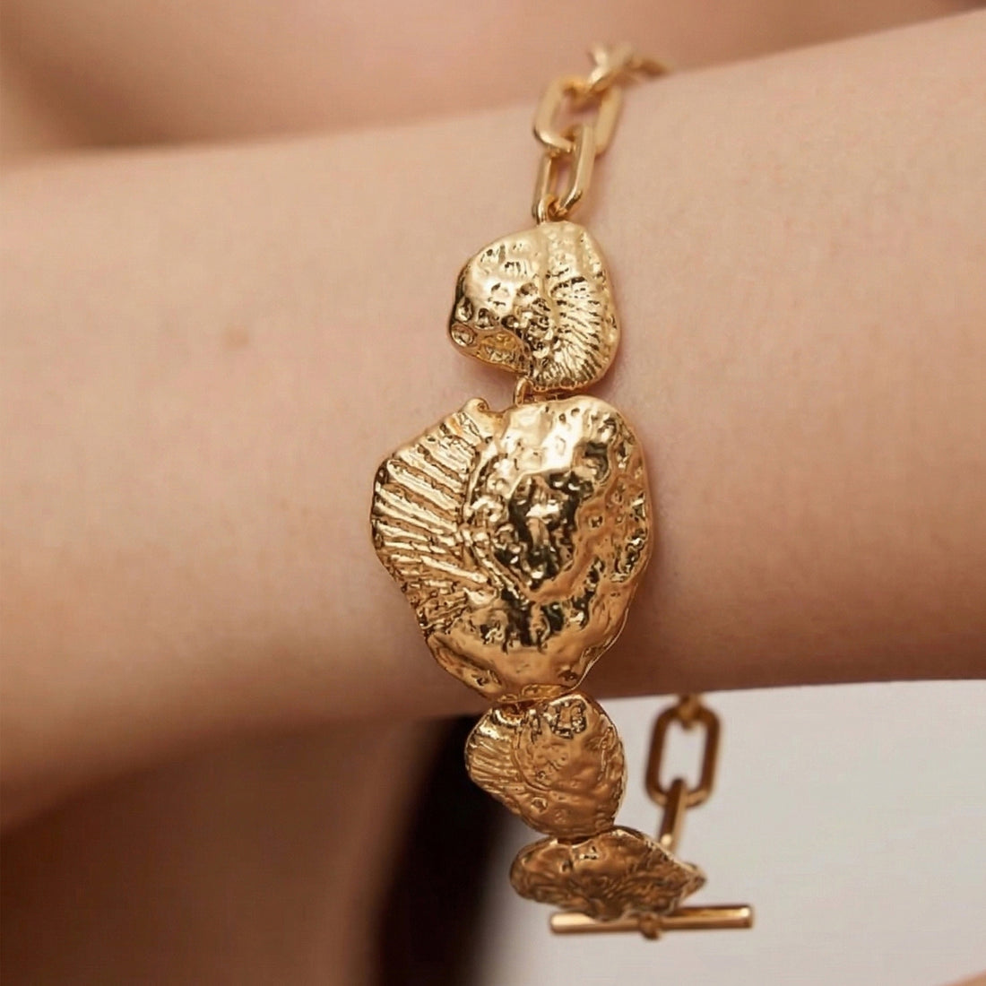 Oldeu Shell Maxi Bracelet in Gold