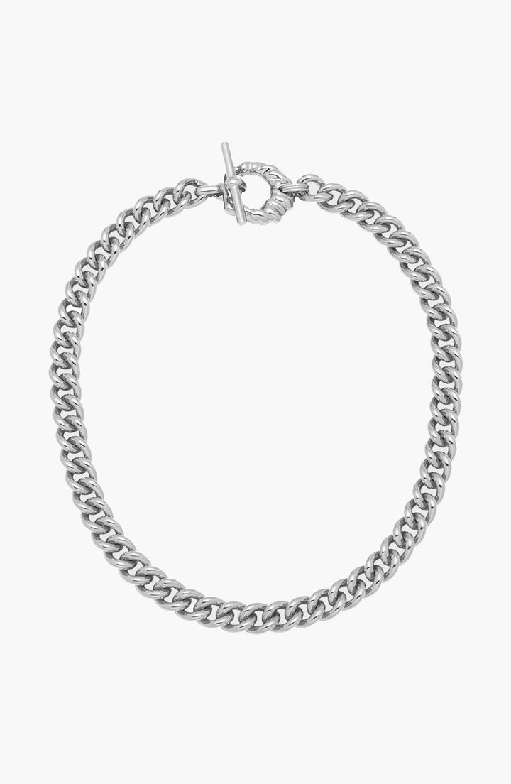 CORA CURB CHAIN NECKLACE IN SILVER