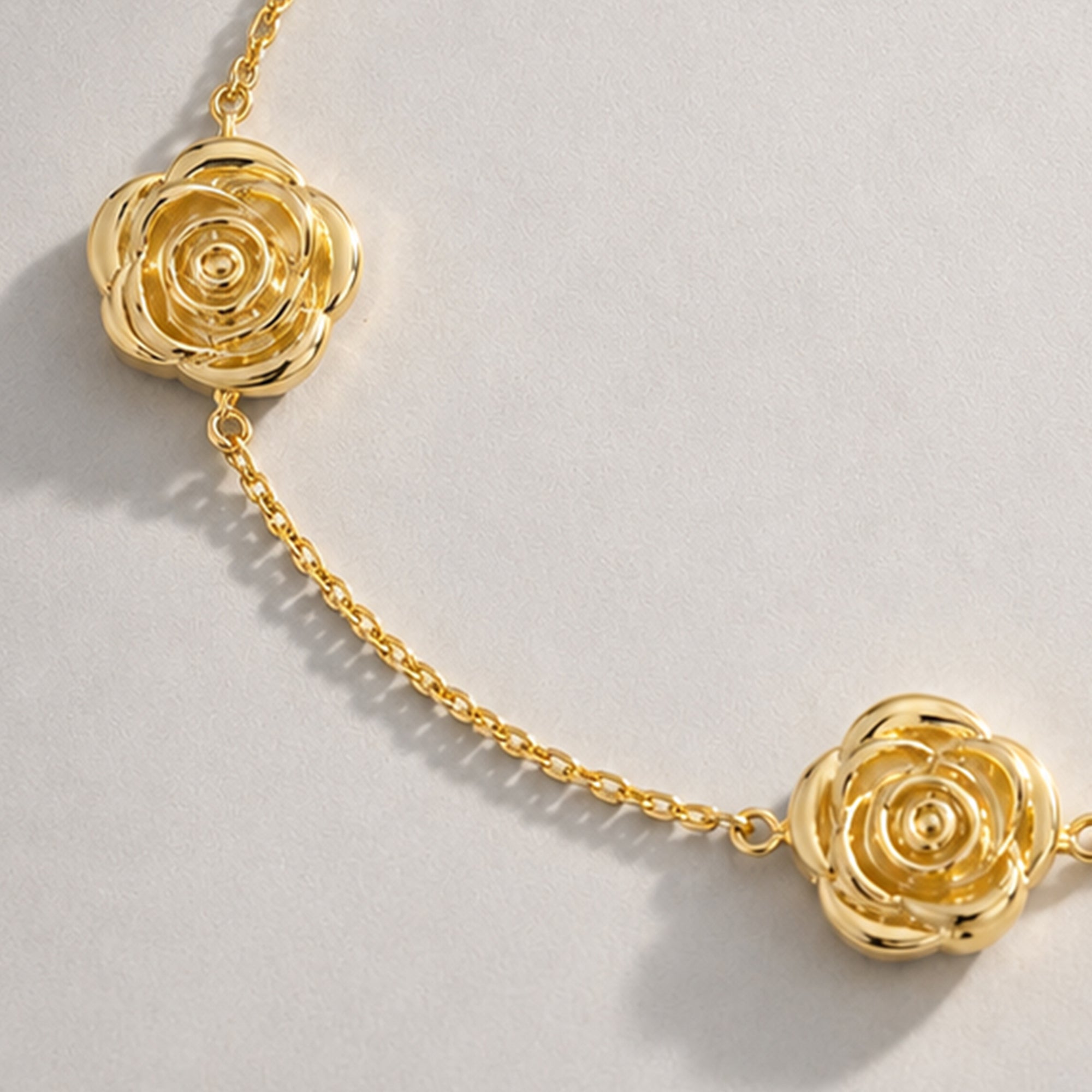 ROSE CHAIN STATION BRACELET IN GOLD