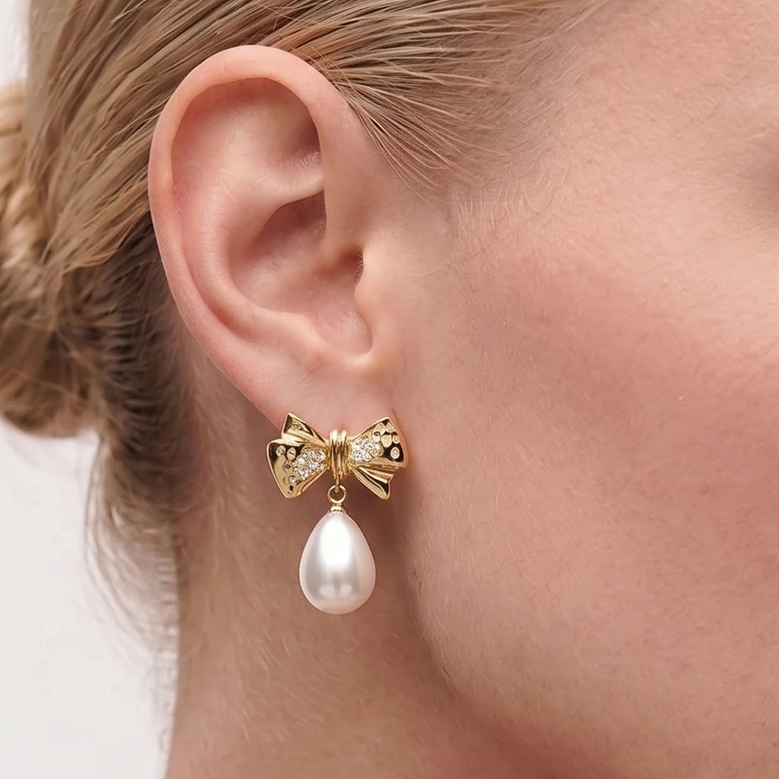 BOW PEARL EARRINGS DROP EARRINGS IN GOLD, CRYSTALS & PEARLS