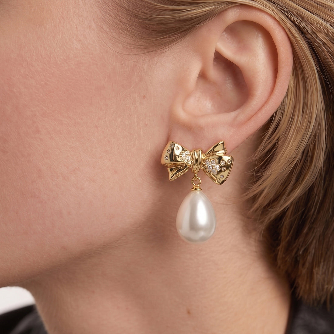 BOW PEARL EARRINGS DROP EARRINGS IN GOLD, CRYSTALS & PEARLS