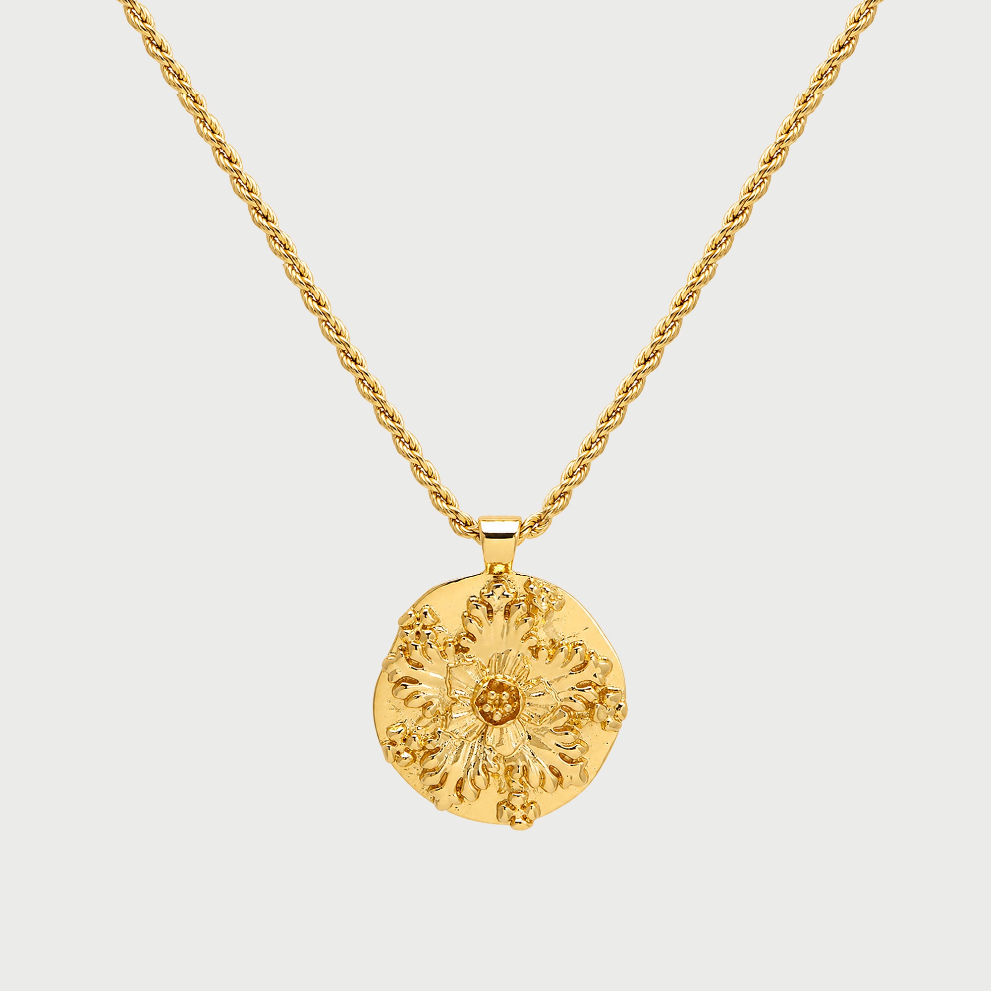 Flower Pendant Rope Necklace In Gold